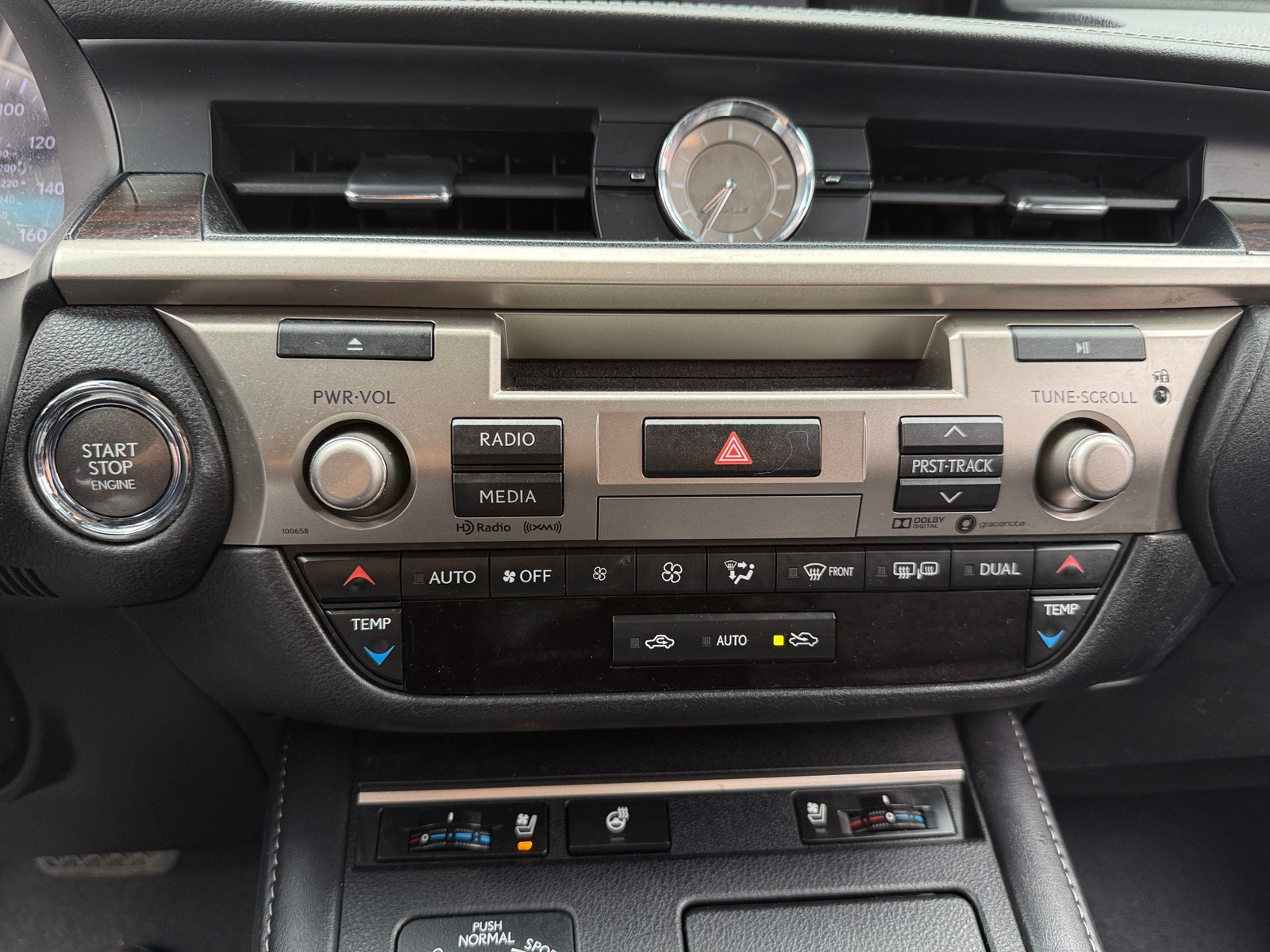 Thumbnail: 2017 Lexus ES - 4