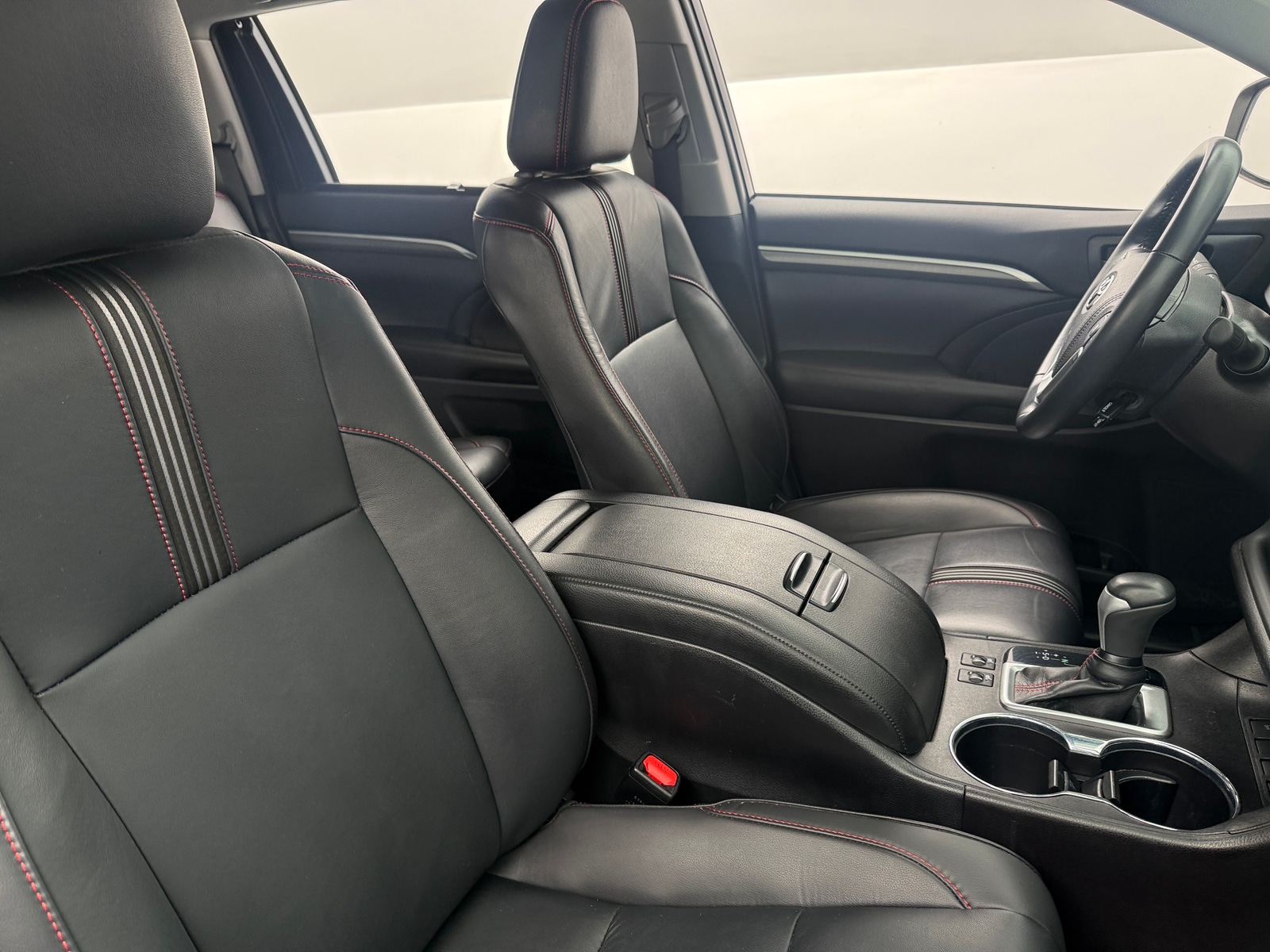 Thumbnail: 2019 Toyota Highlander - 2