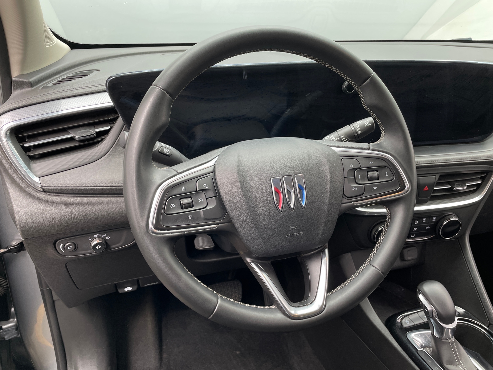 Thumbnail: 2025 Buick Encore GX - 4