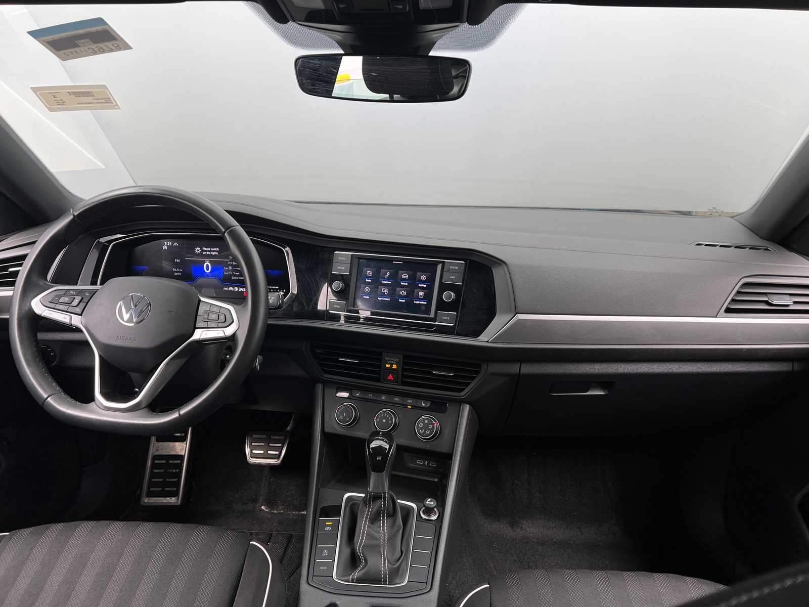 Thumbnail: 2024 Volkswagen Jetta - 3