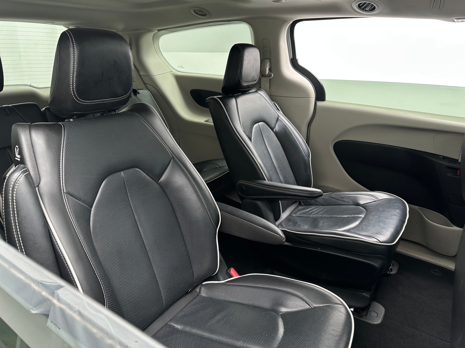 Thumbnail: 2023 Chrysler Pacifica - 5