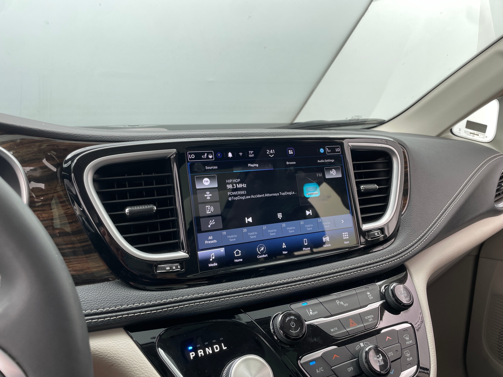 Thumbnail: 2023 Chrysler Pacifica - 3