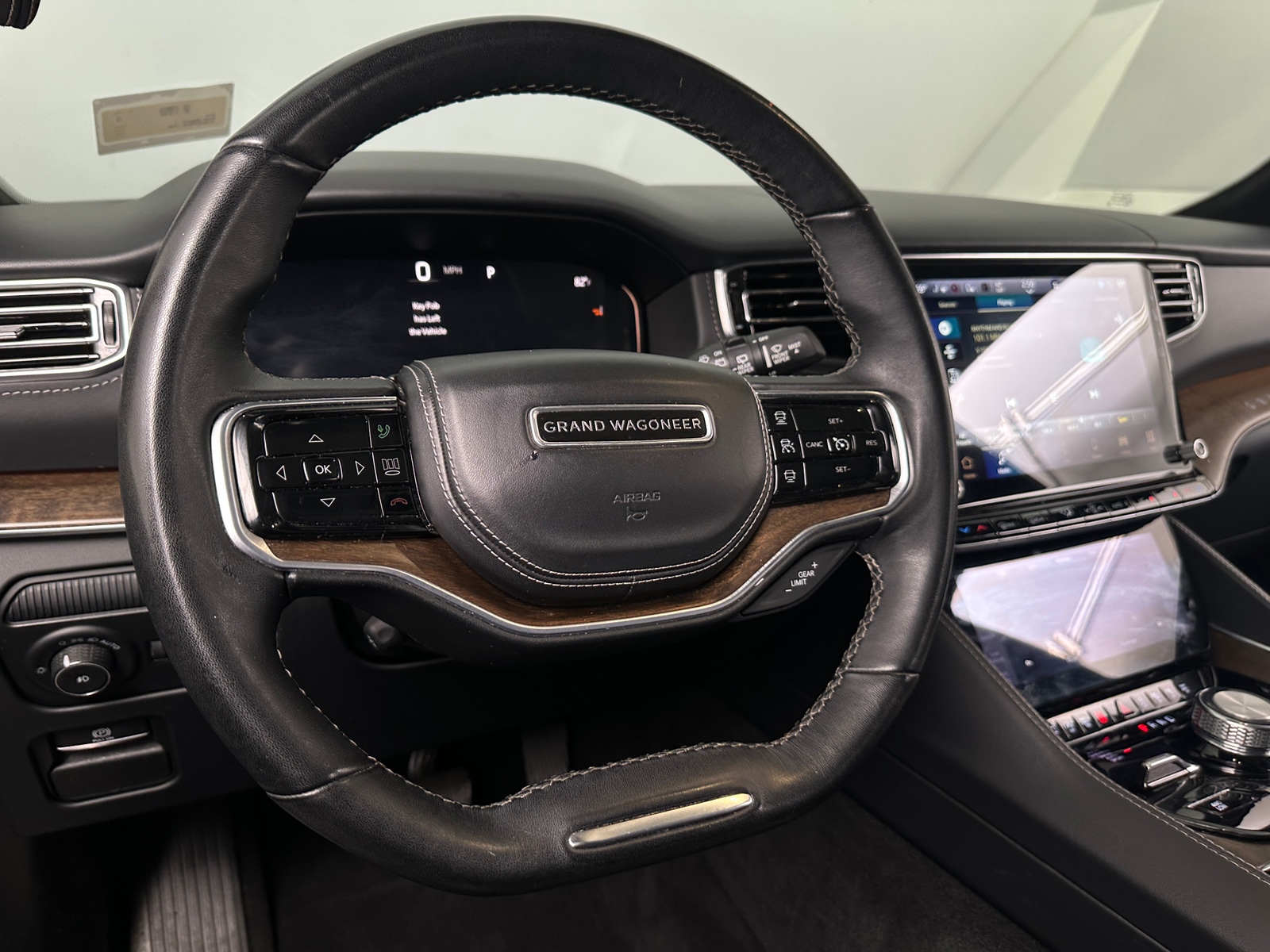 Thumbnail: 2023 Jeep Grand Wagoneer L - 4