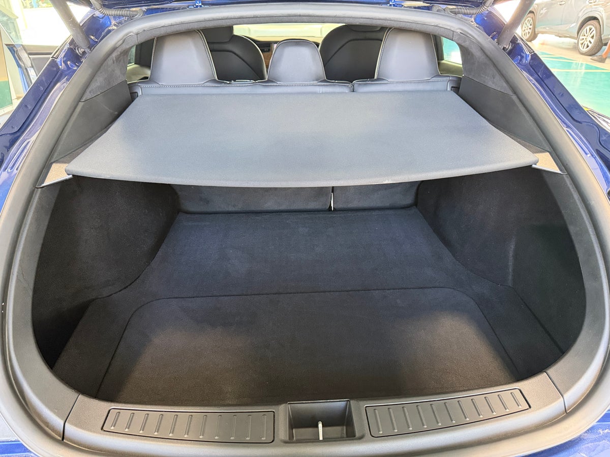 2021 Tesla Model S Long Range Plus in Deep Blue Metallic — photo 2