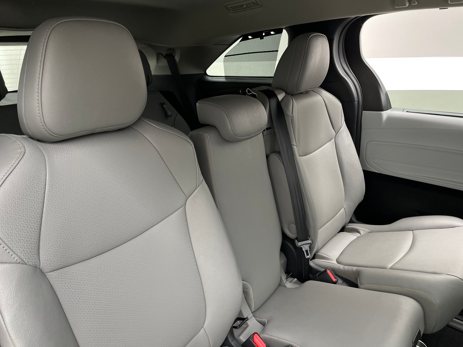 Thumbnail: 2026 Toyota Sienna - 5