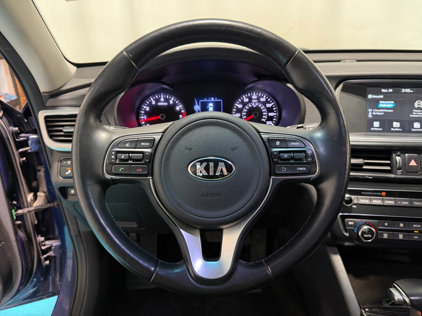 Thumbnail: 2018 Kia Optima - 4