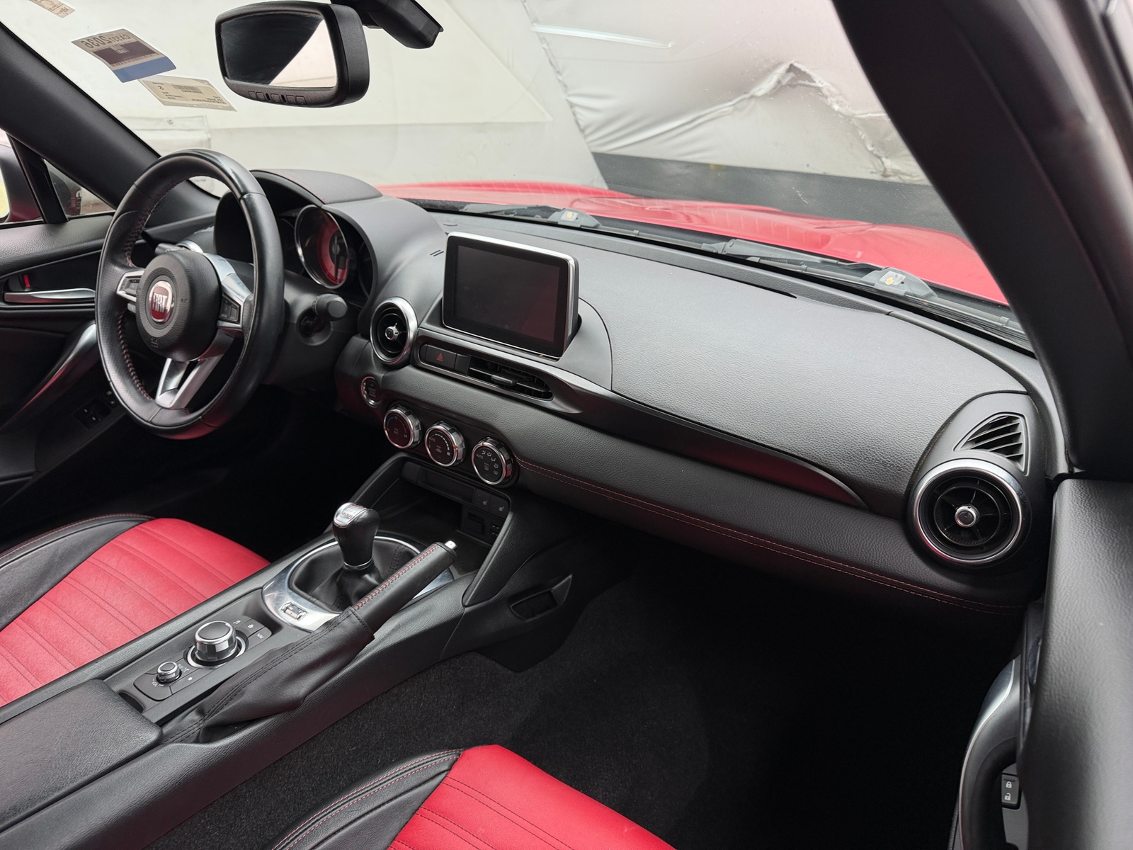 Thumbnail: 2018 Fiat 124 Spider - 2