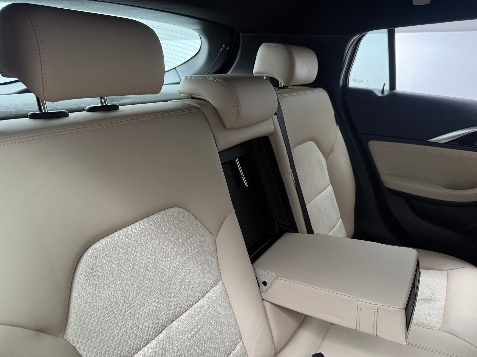 Thumbnail: 2019 INFINITI QX30 - 5
