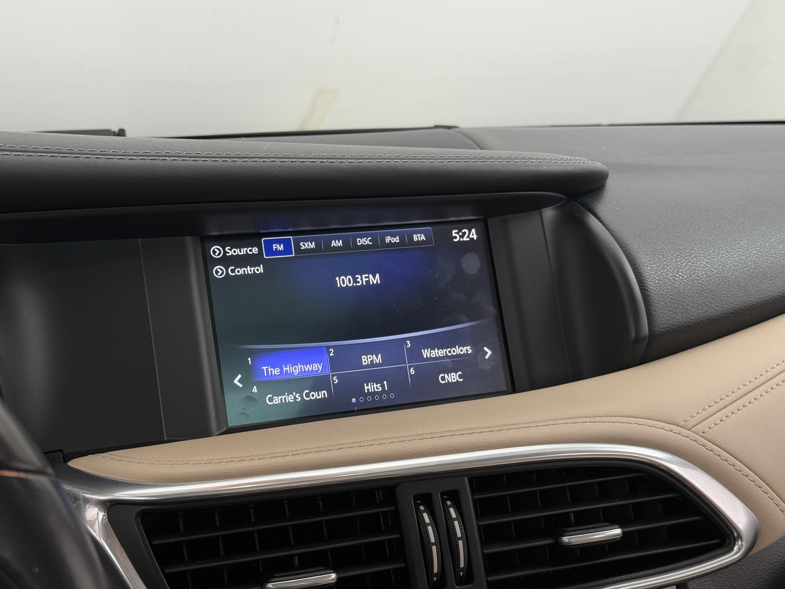 Thumbnail: 2019 INFINITI QX30 - 3