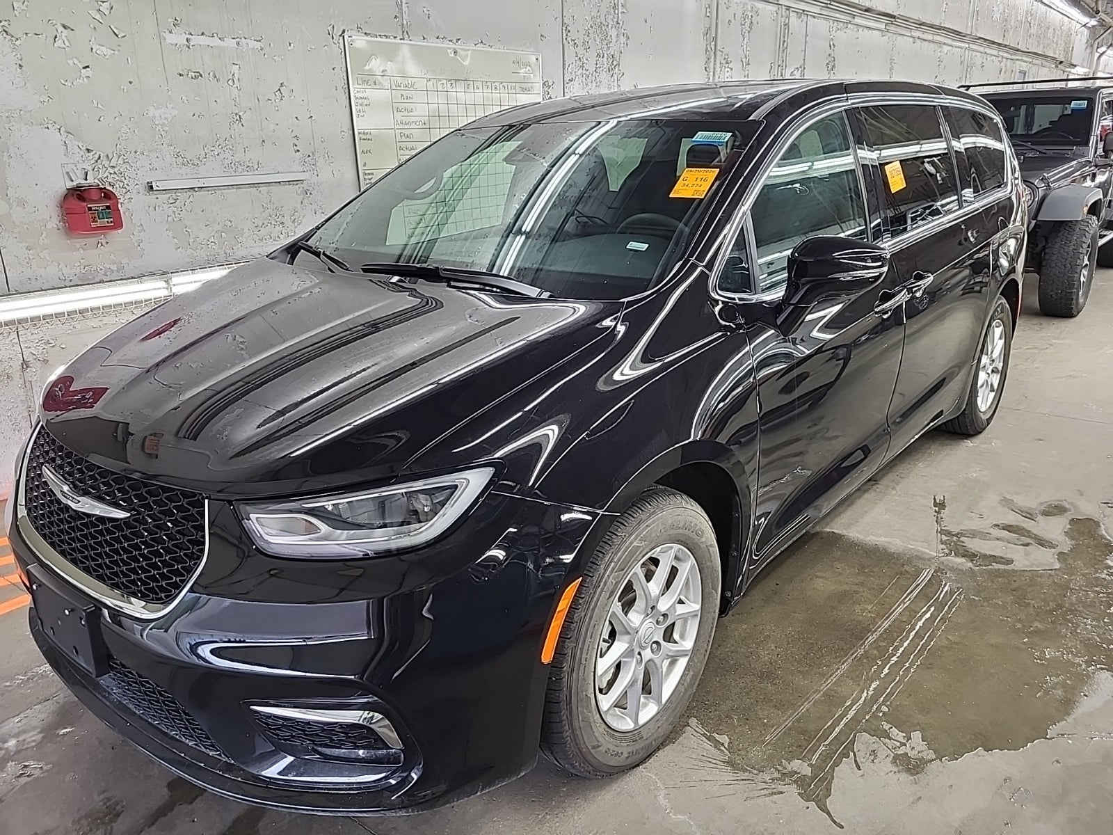 2026 Chrysler Pacifica Select