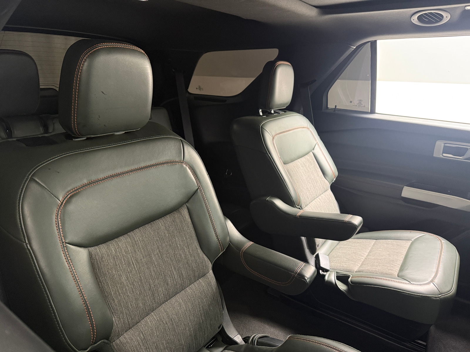 Thumbnail: 2022 Ford Explorer - 5