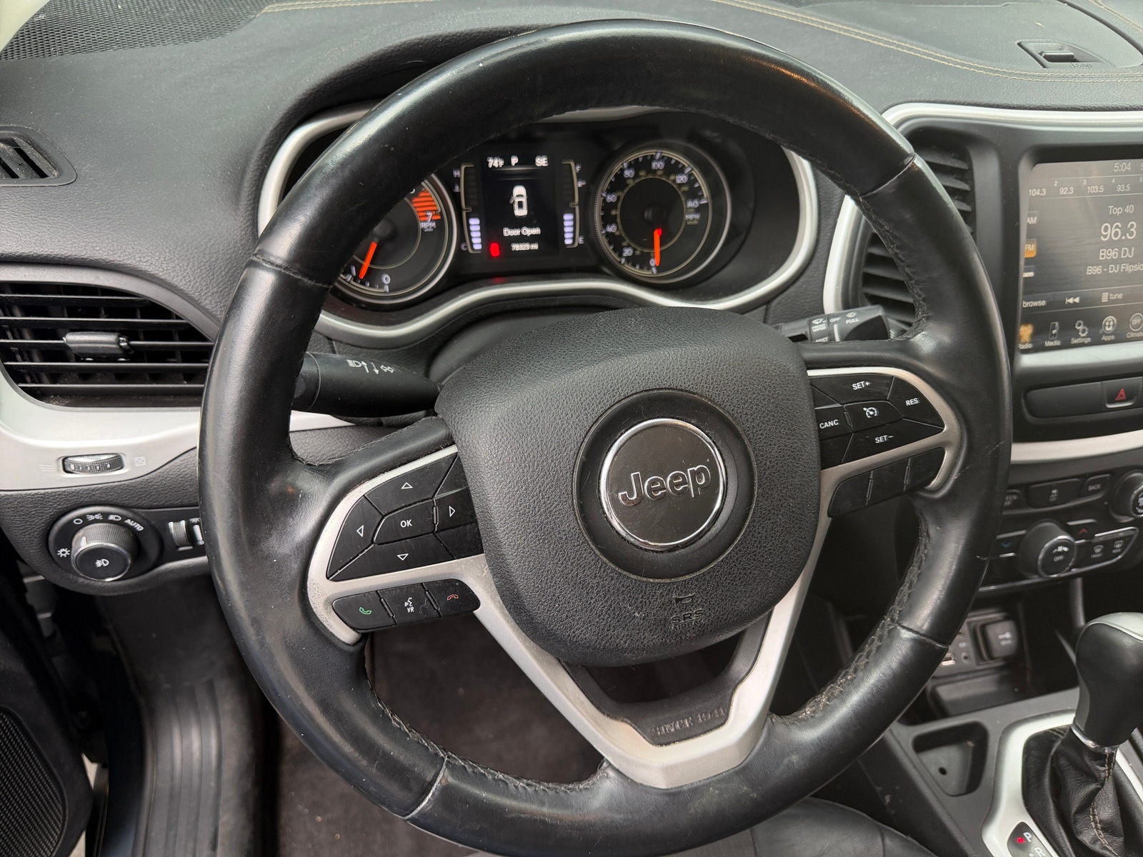 Thumbnail: 2018 Jeep Cherokee - 5