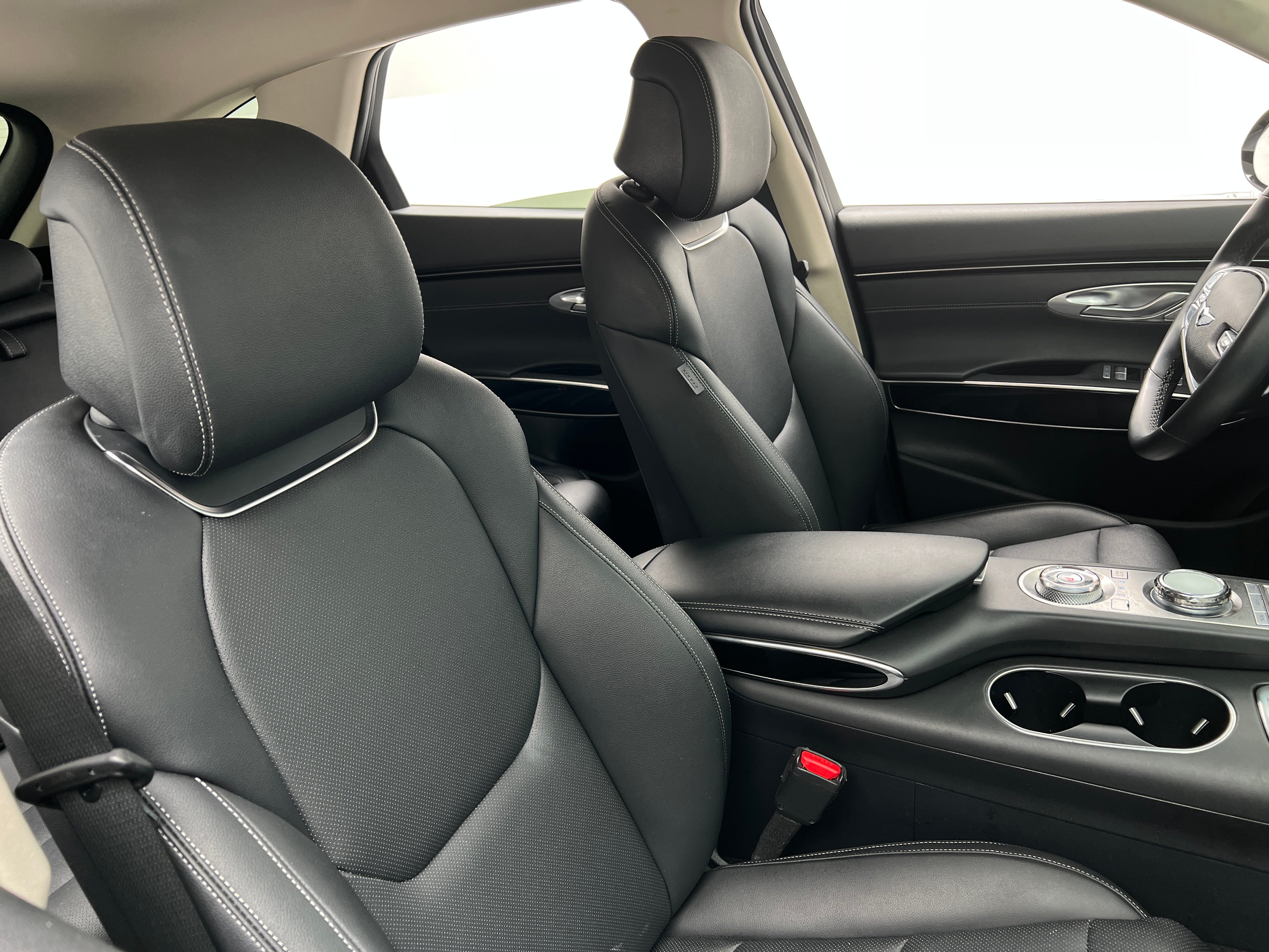 2025 GENESIS GV70