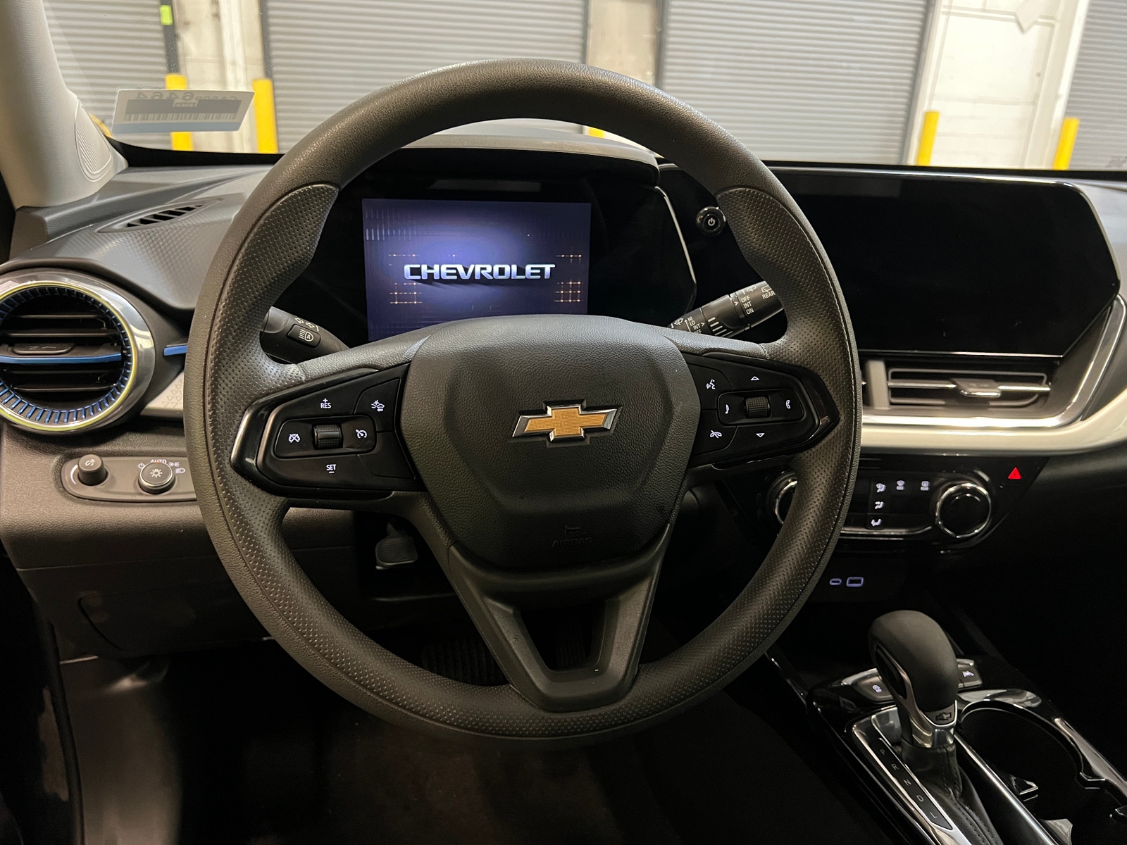 Thumbnail: 2025 Chevrolet Trax - 4