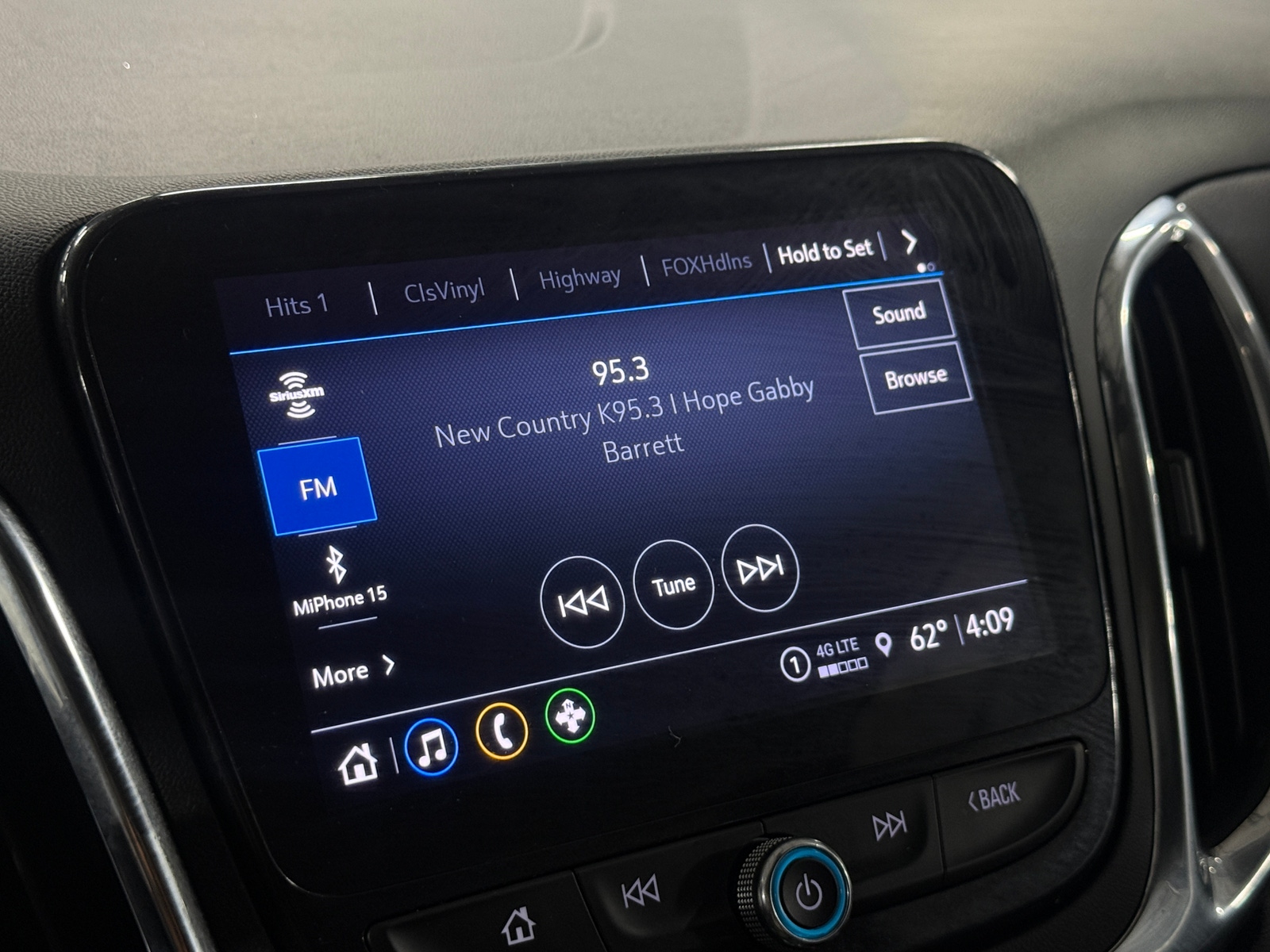 Thumbnail: 2023 Chevrolet Equinox - 3