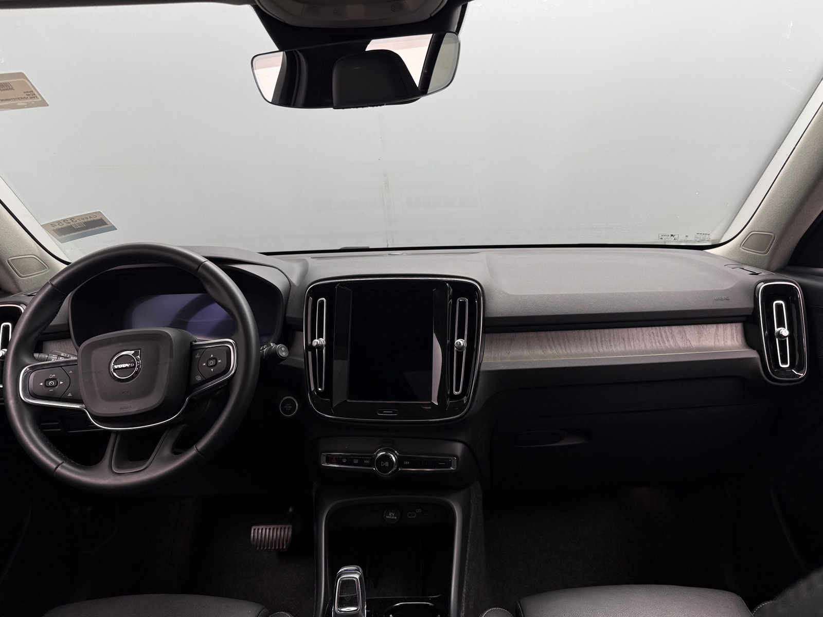 Thumbnail: 2026 Volvo XC40 - 3