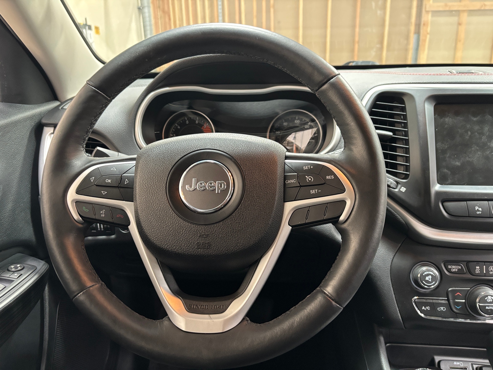 Thumbnail: 2016 Jeep Cherokee - 4