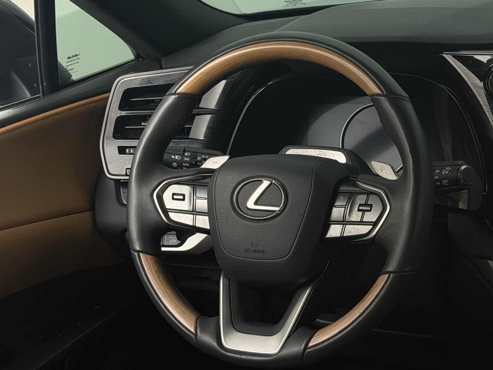 Thumbnail: 2023 Lexus RX - 4