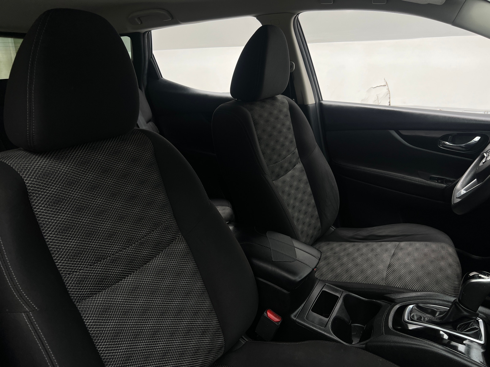 Thumbnail: 2020 Nissan Rogue Sport - 2