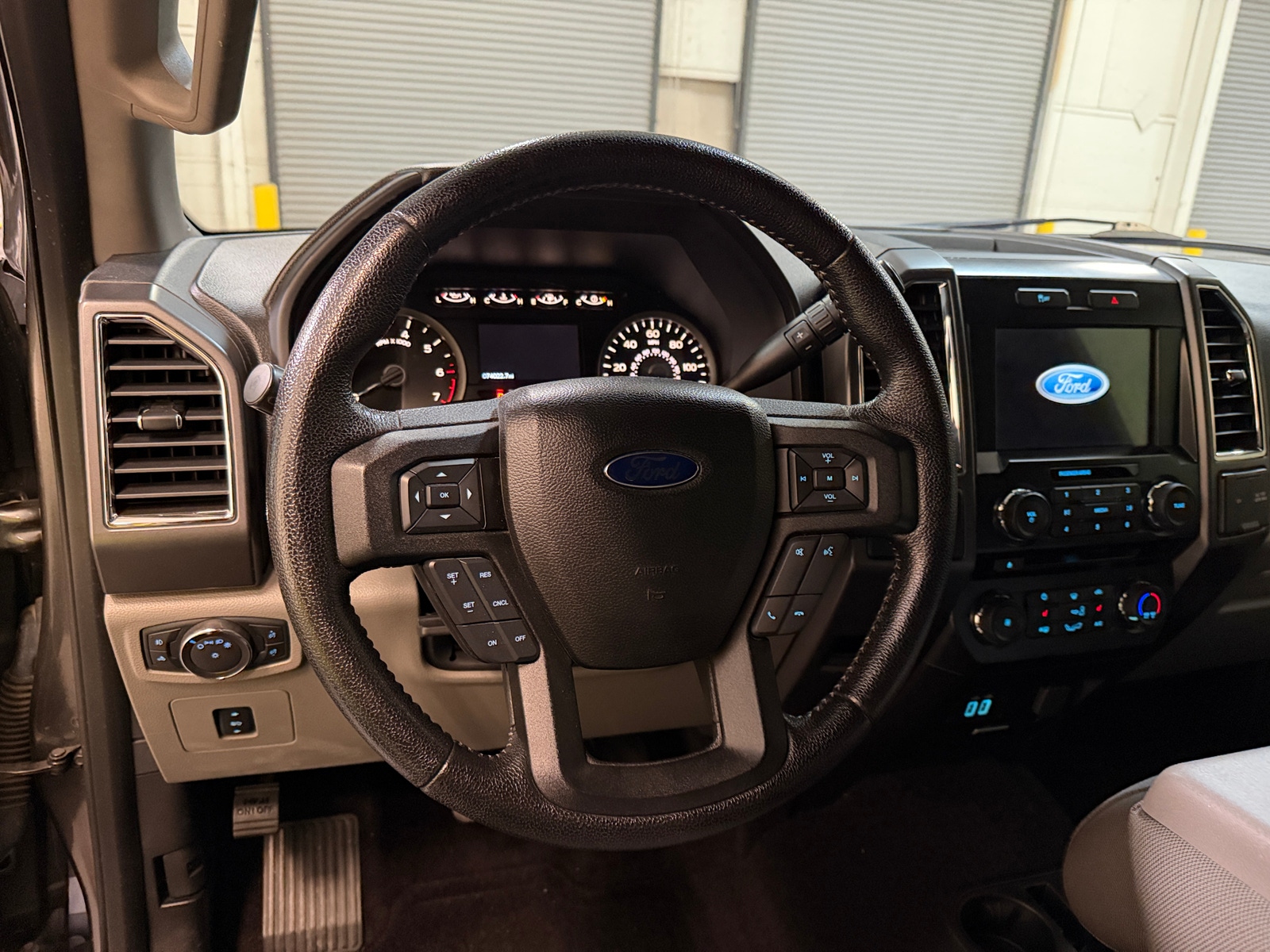 Thumbnail: 2016 Ford Econoline - 5