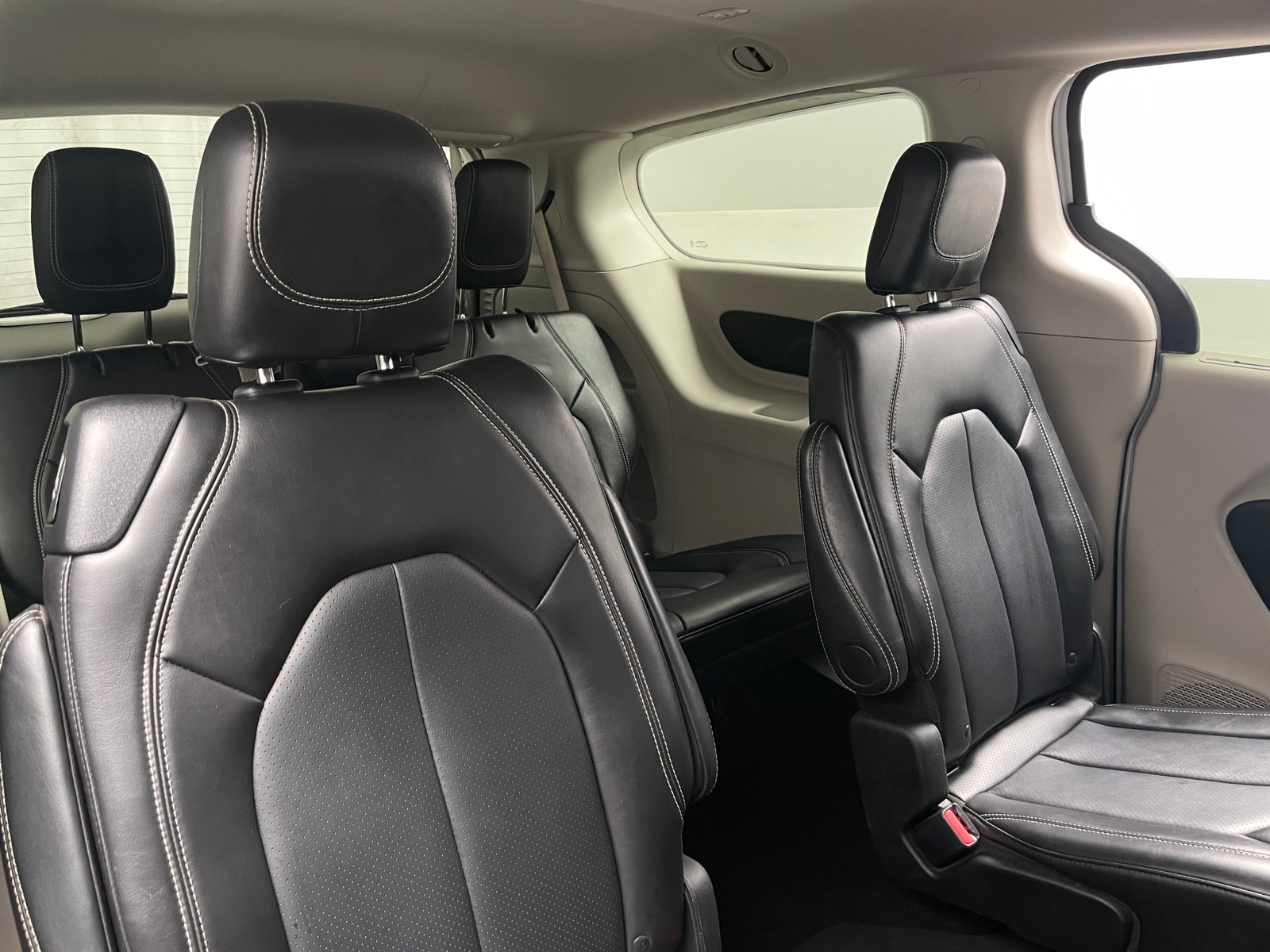 Thumbnail: 2024 Chrysler Pacifica - 5