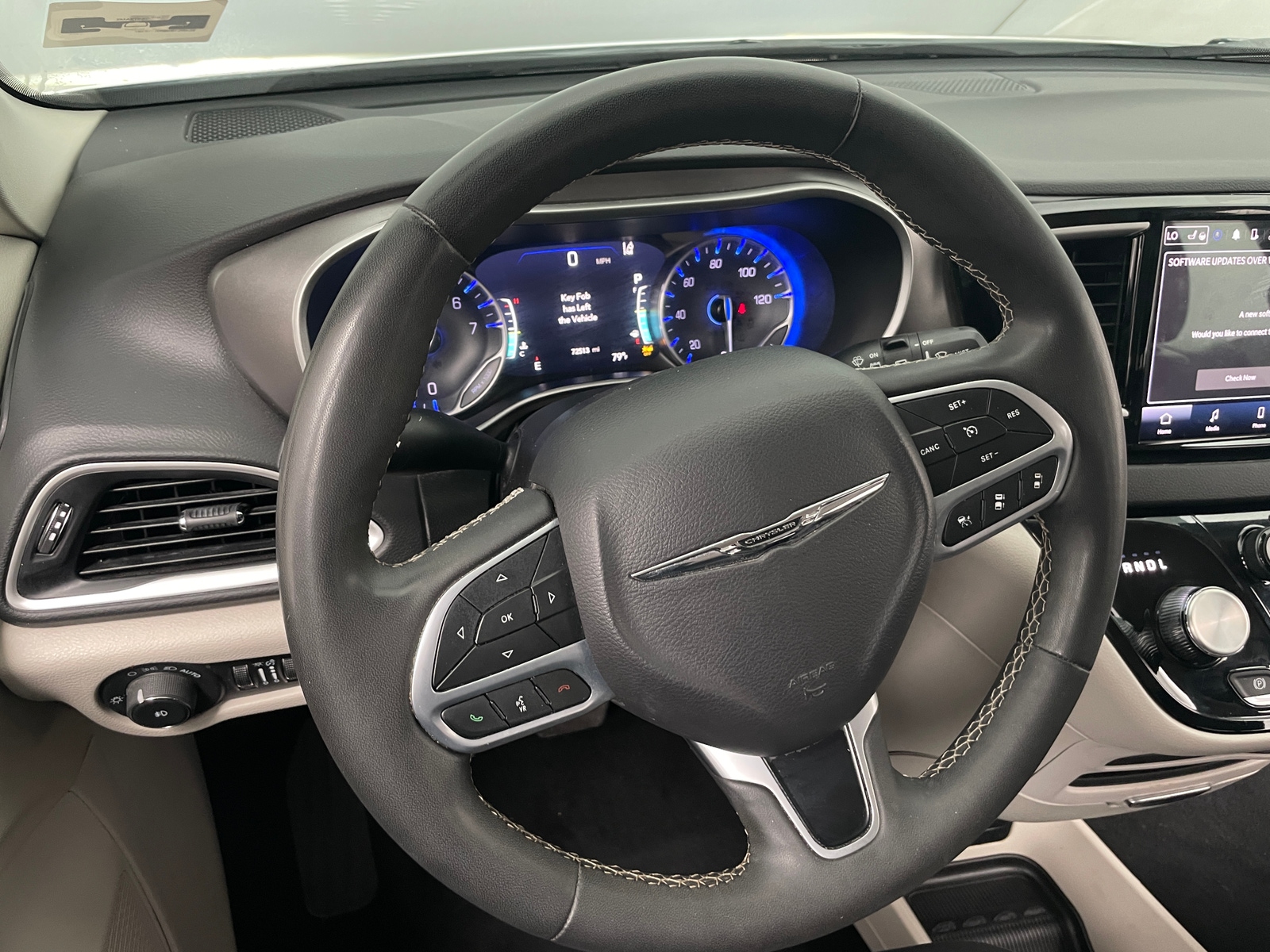 Thumbnail: 2024 Chrysler Pacifica - 4