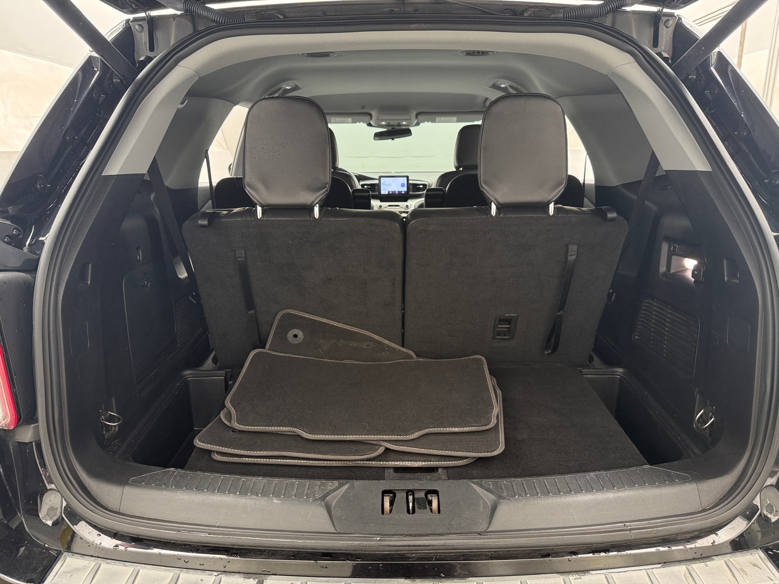 Thumbnail: 2021 Ford Explorer - 6