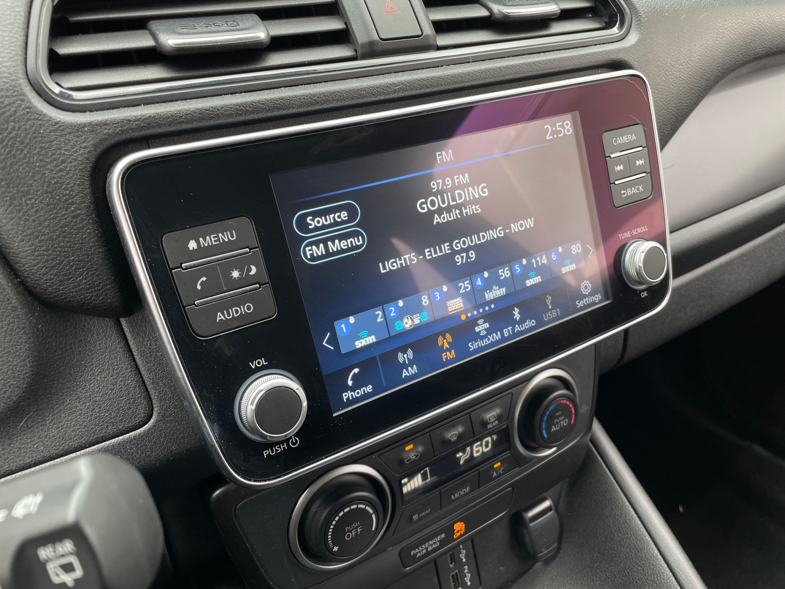 Thumbnail: 2025 Nissan Leaf - 4
