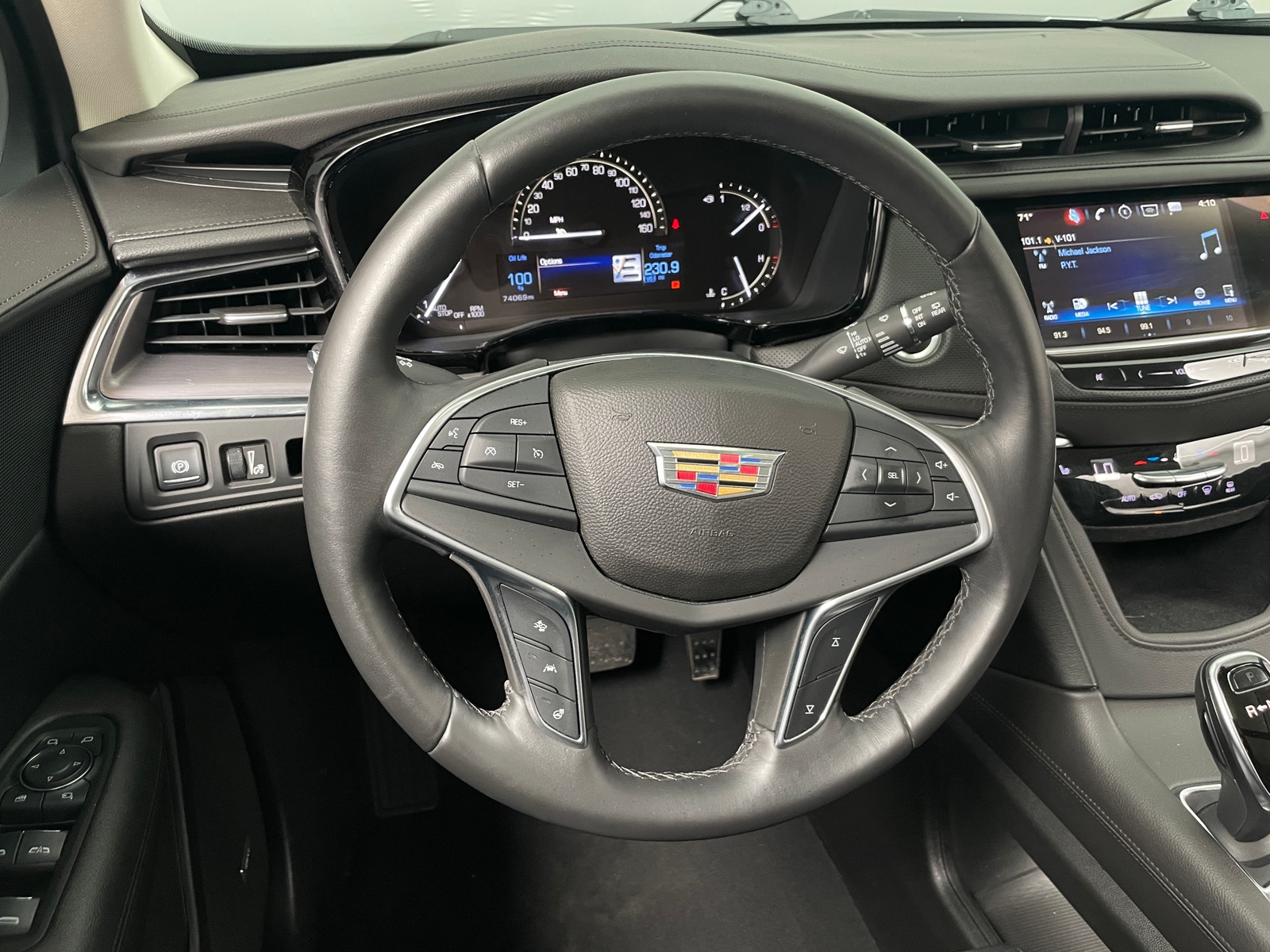 Thumbnail: 2017 Cadillac XT5 - 4