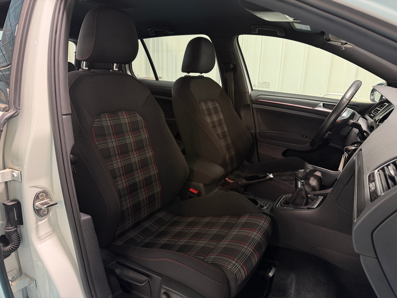 Thumbnail: 2019 Volkswagen Golf - 2