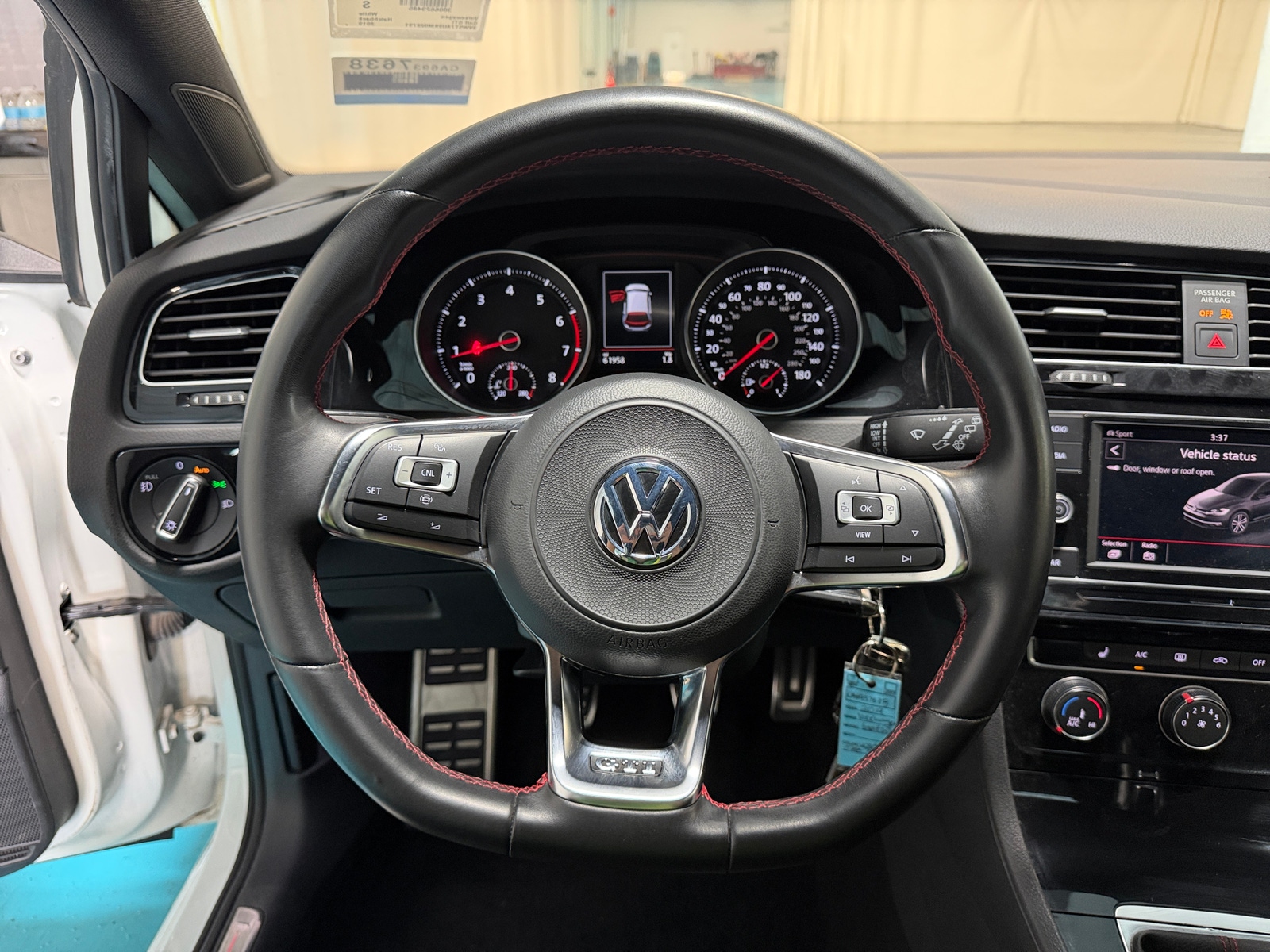 Thumbnail: 2019 Volkswagen Golf - 5
