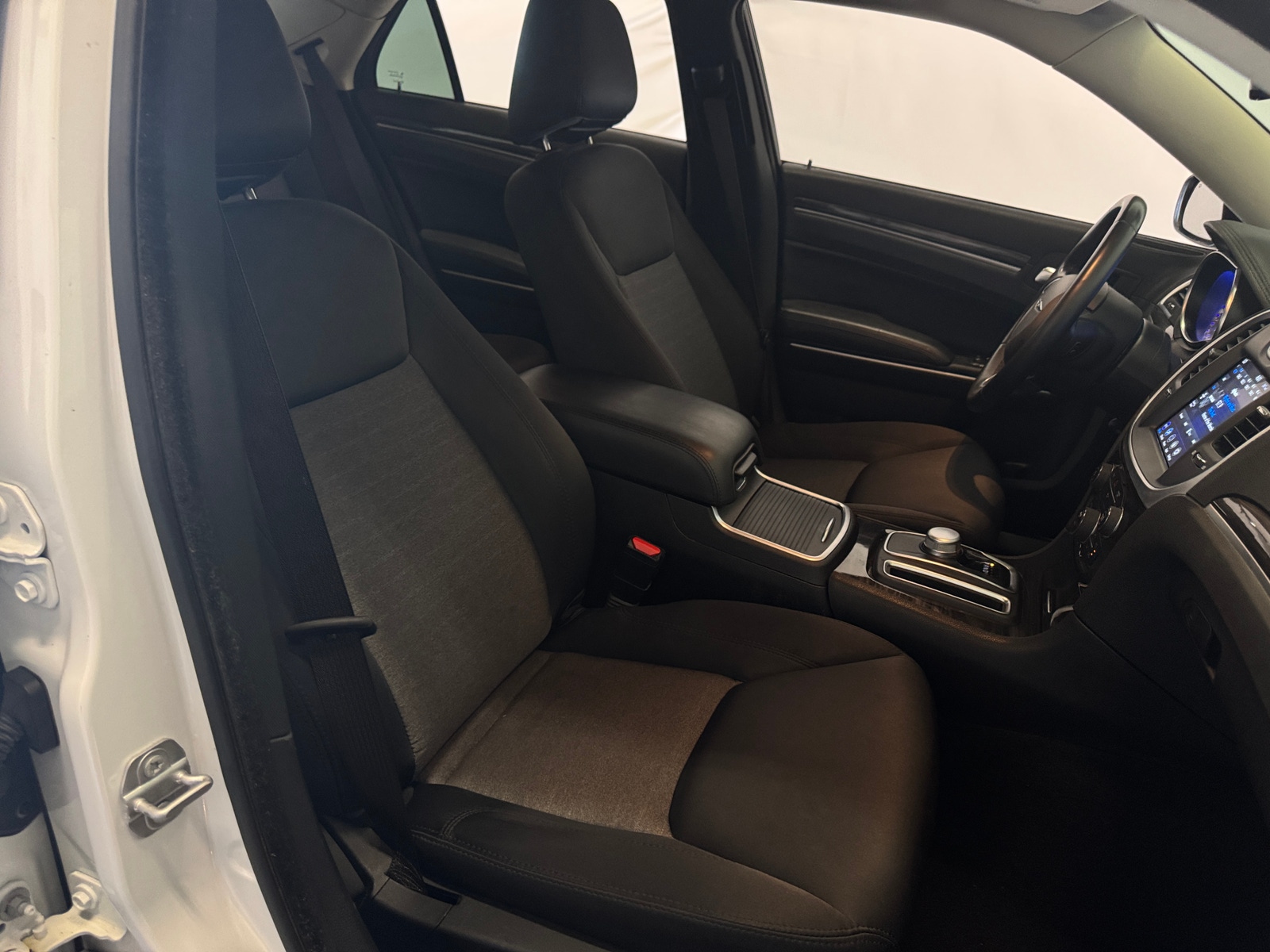 Thumbnail: 2020 Chrysler 300 - 2