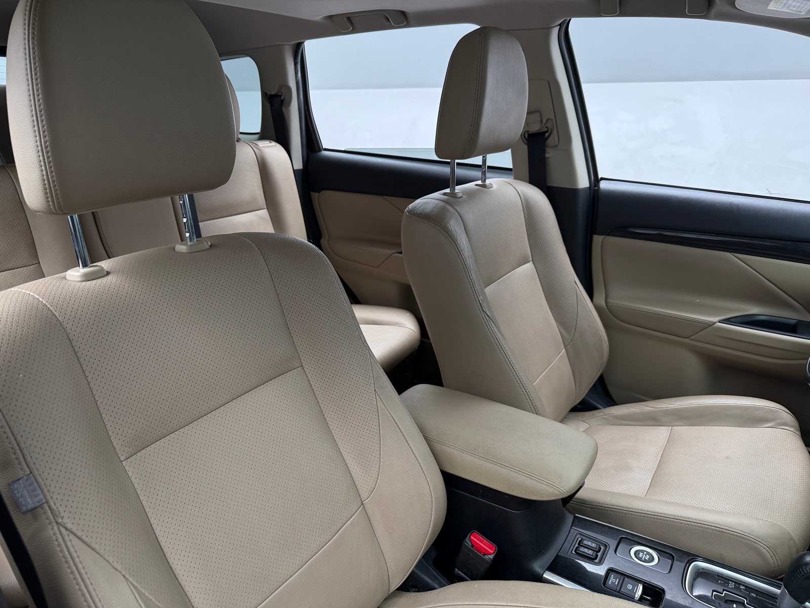 Thumbnail: 2017 Mitsubishi Outlander - 2