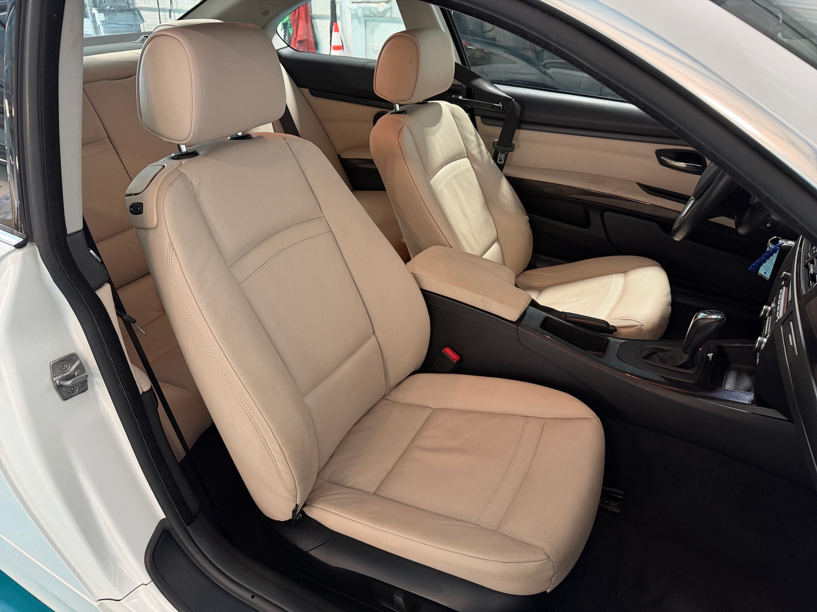 Thumbnail: 2011 BMW 3 Series - 2