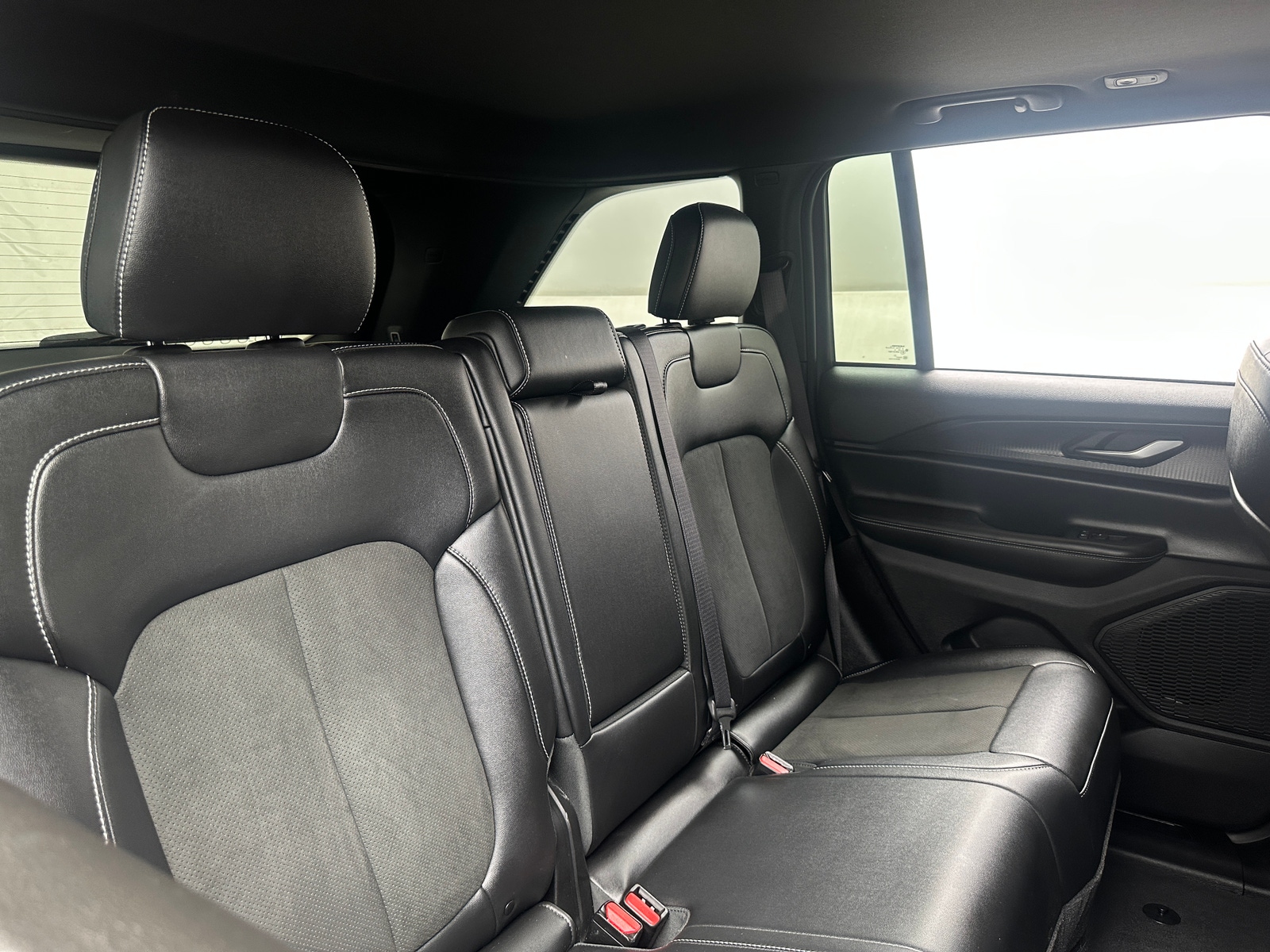 Thumbnail: 2023 Jeep Grand Cherokee - 5