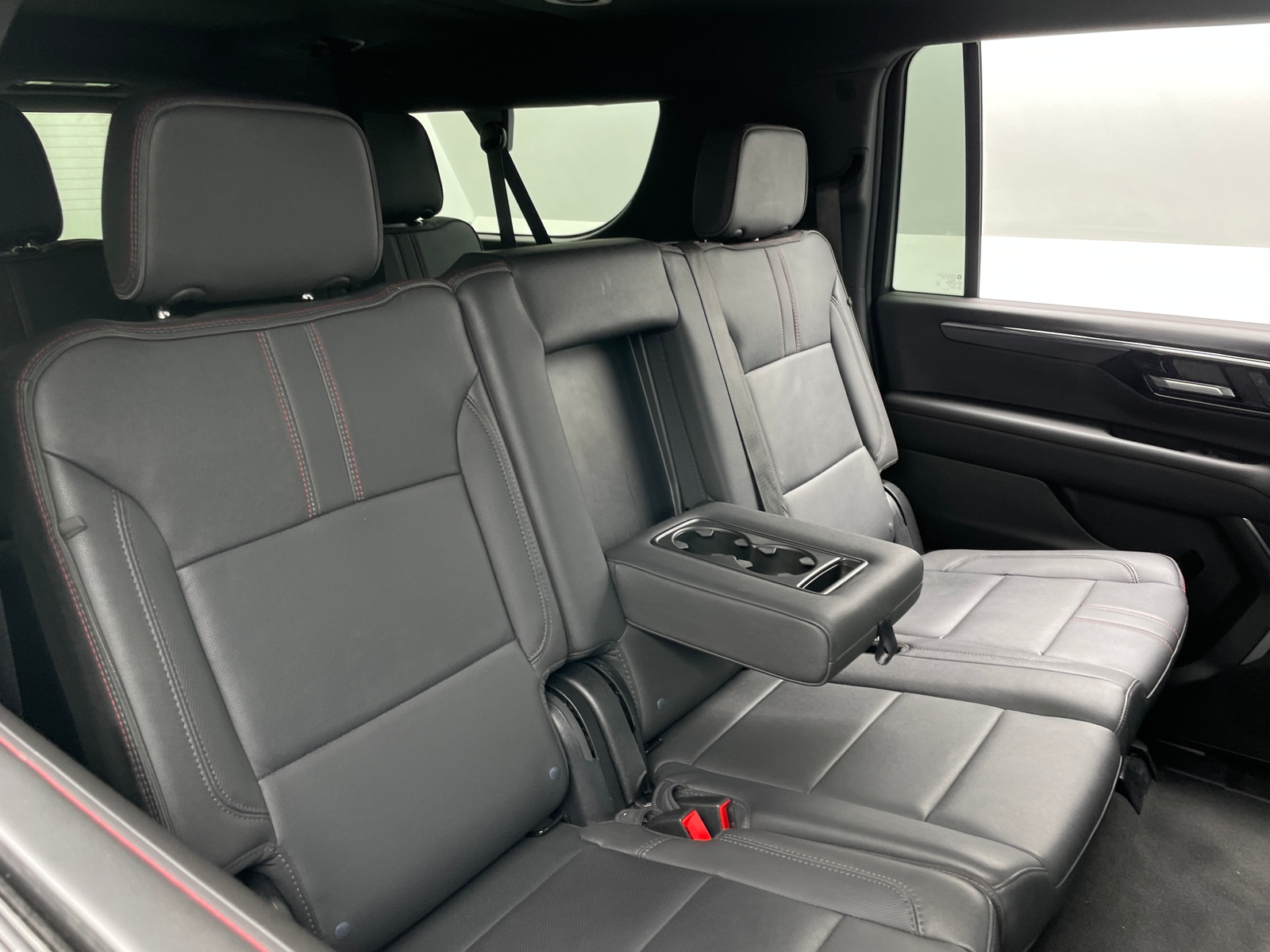 Thumbnail: 2026 Chevrolet Suburban - 5