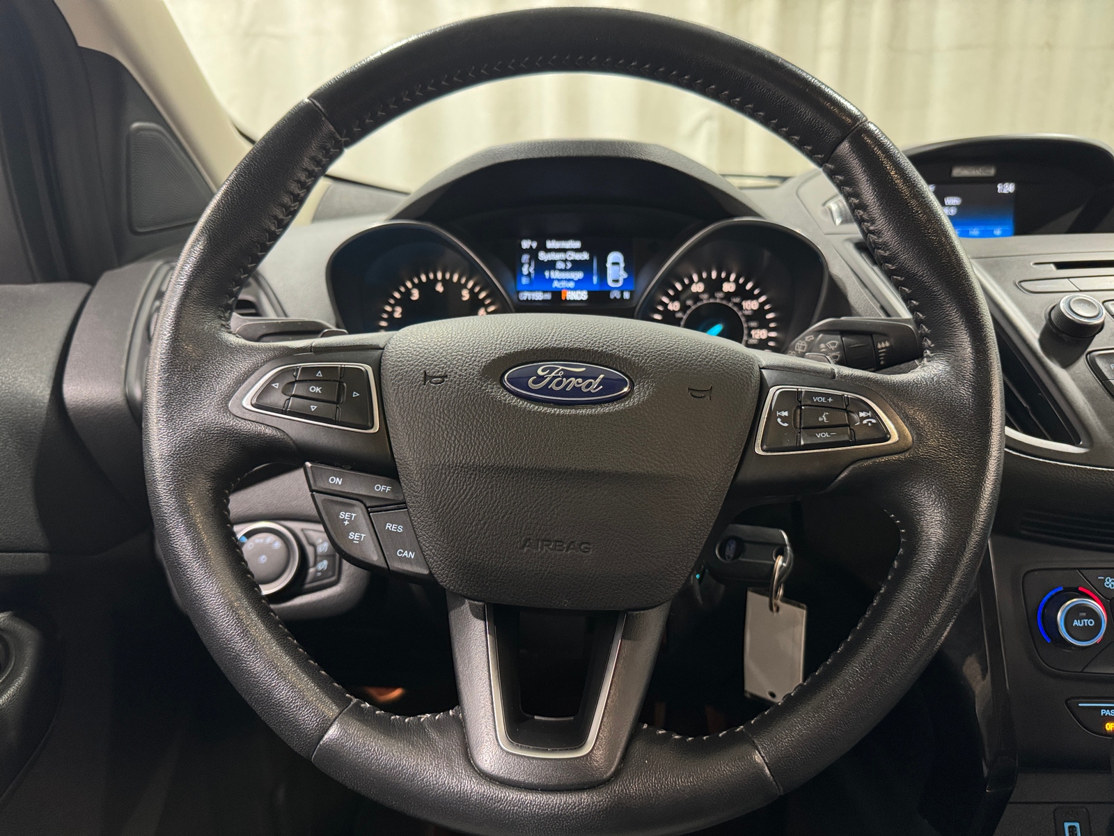 Thumbnail: 2017 Ford Escape - 5