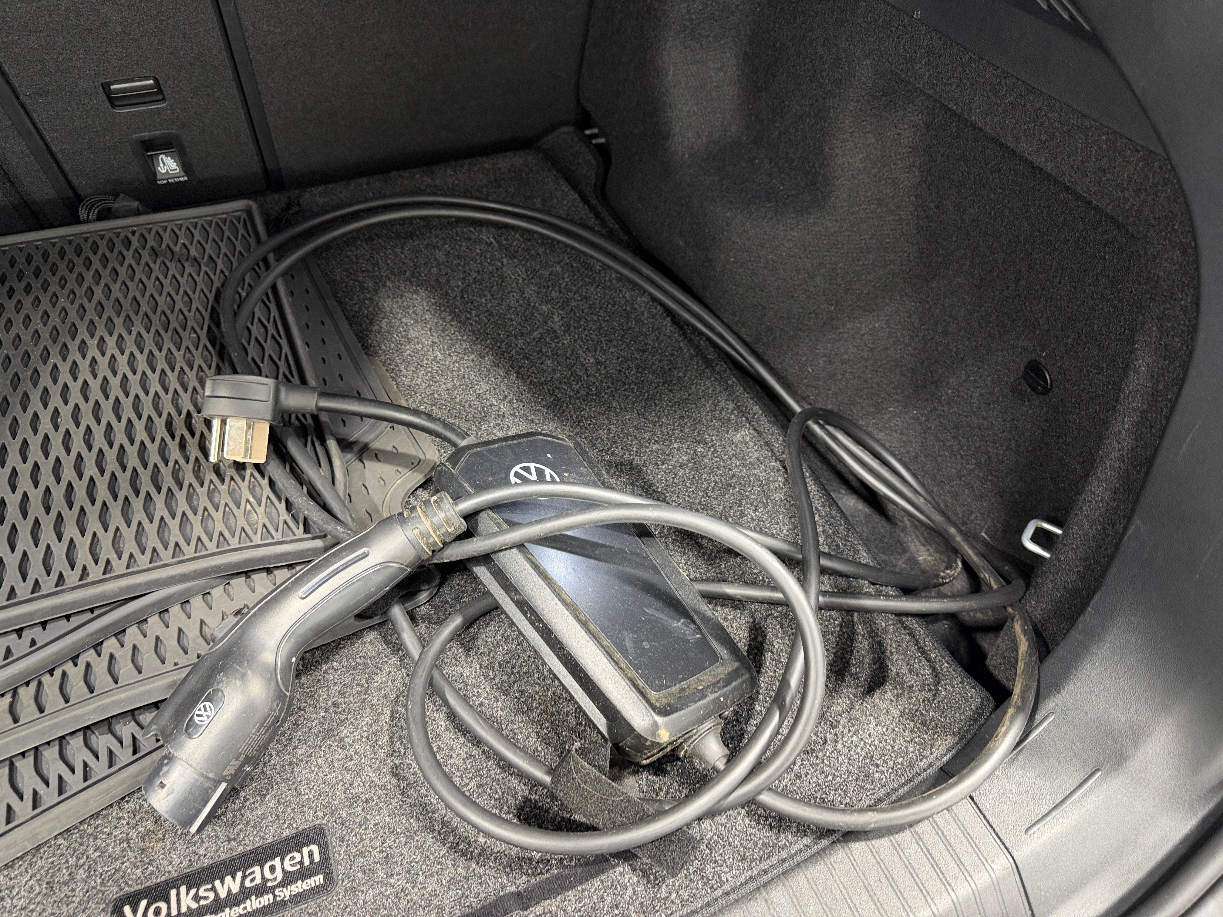 Used 2021 Volkswagen ID.4 PRO S with VIN WVGTMPE26MP046476 for sale in Pewaukee, WI