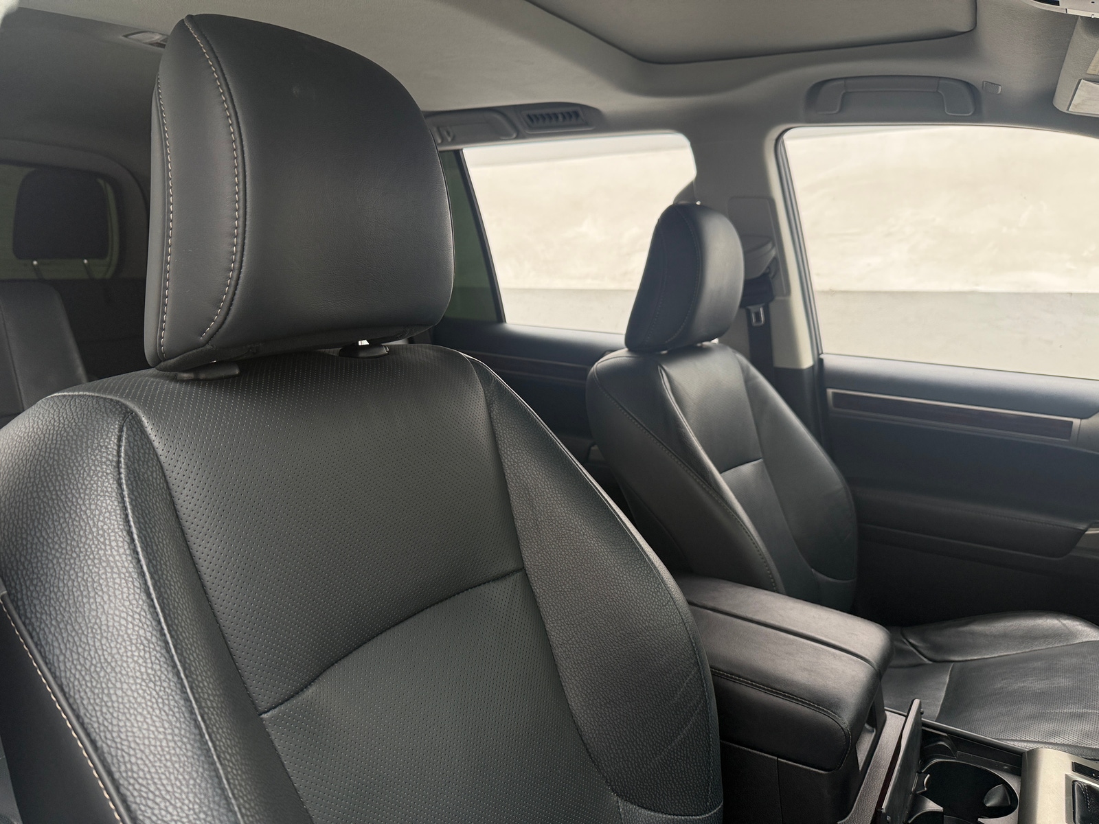 Thumbnail: 2019 Lexus GX - 2