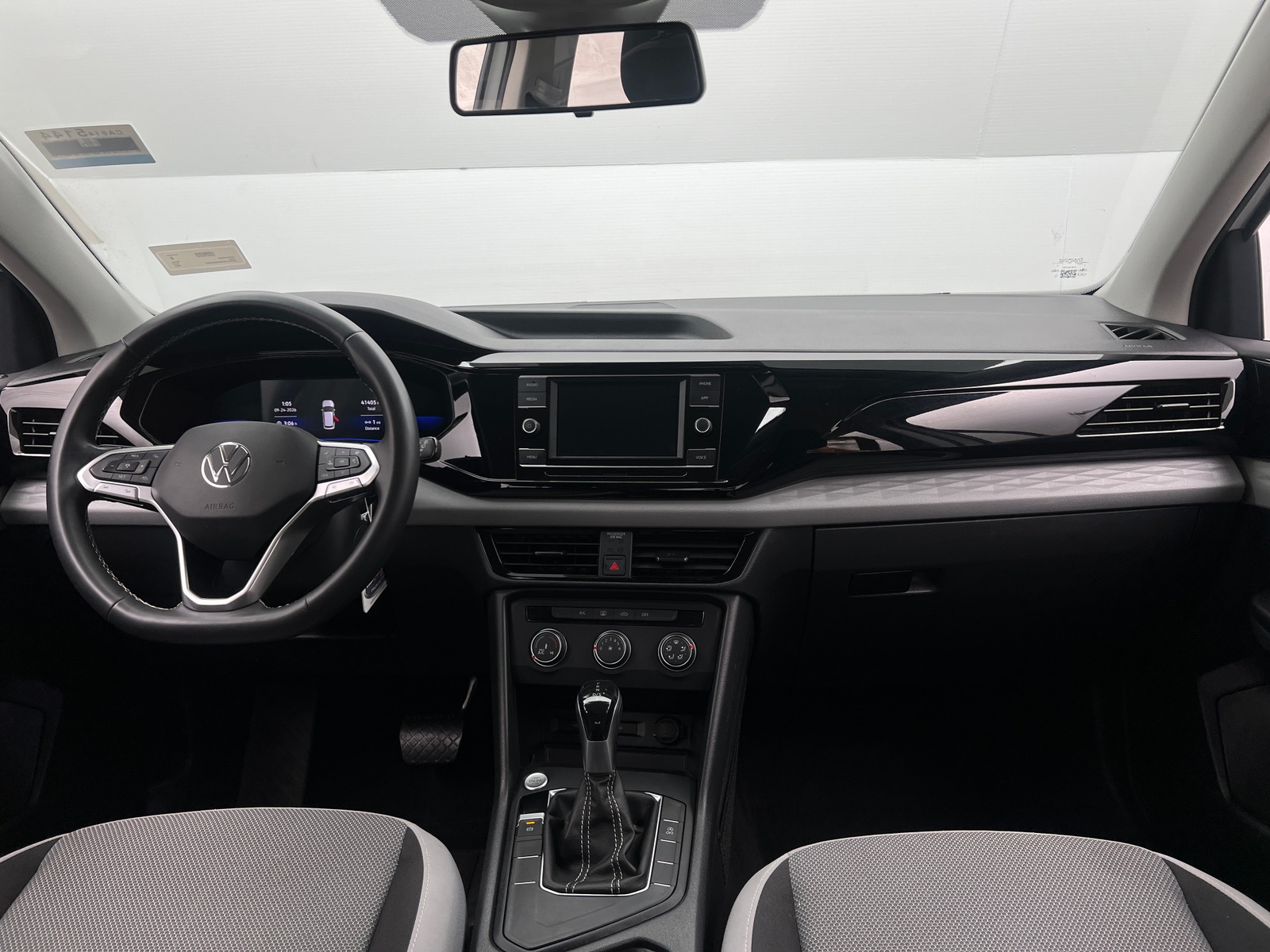 Thumbnail: 2022 Volkswagen Taos - 3