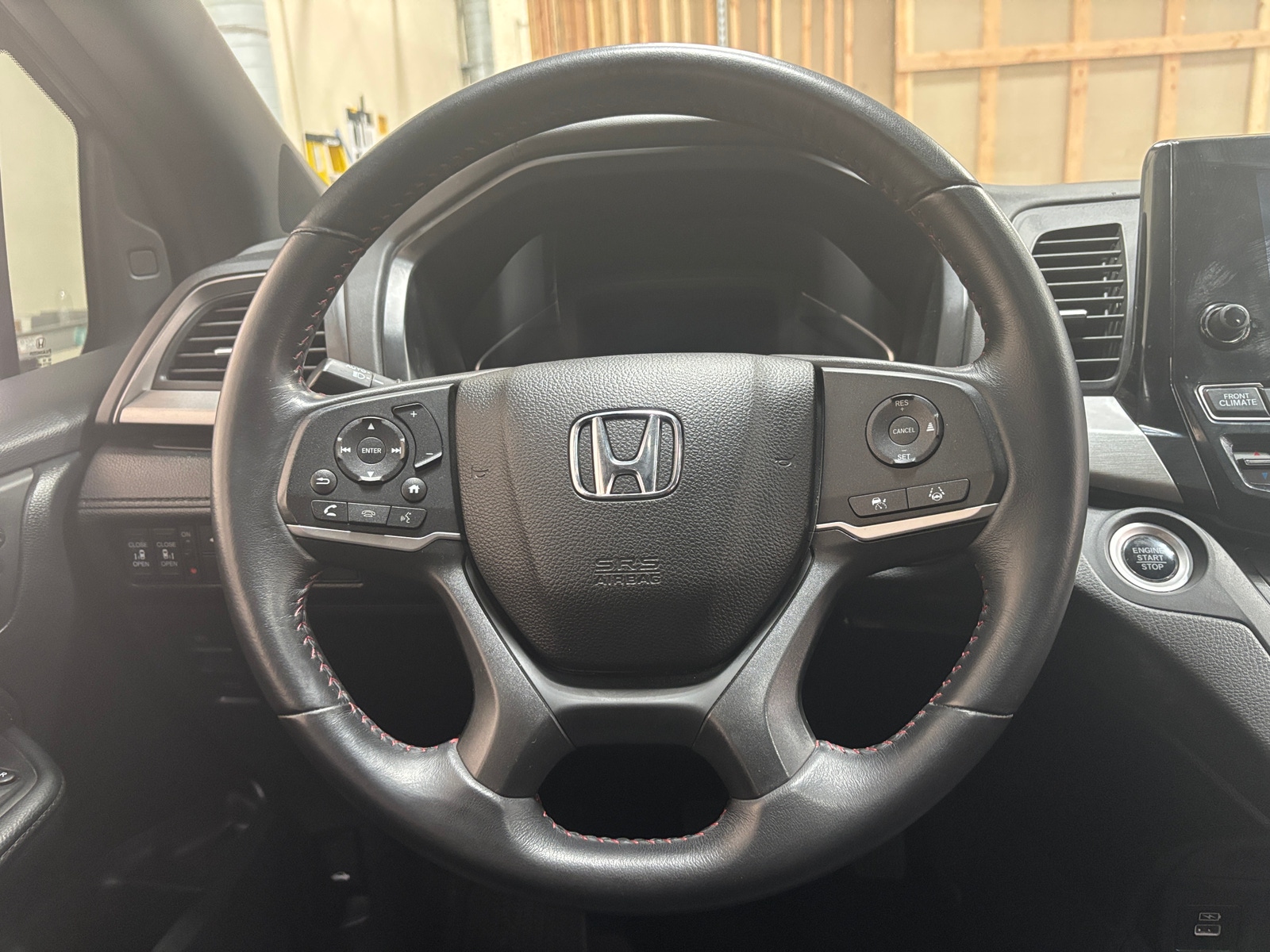 Thumbnail: 2023 Honda Odyssey - 4