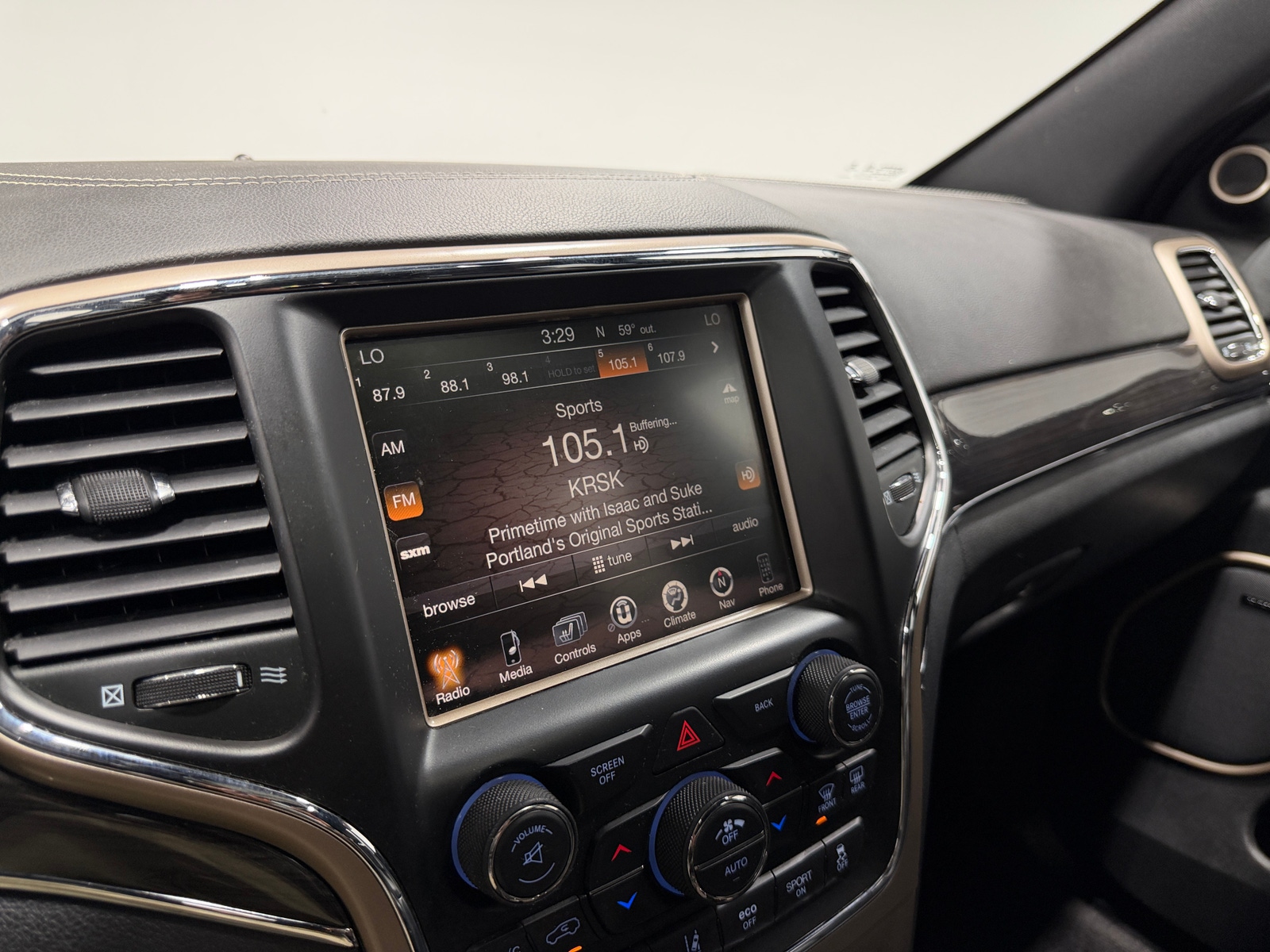 Thumbnail: 2017 Jeep Grand Cherokee - 3