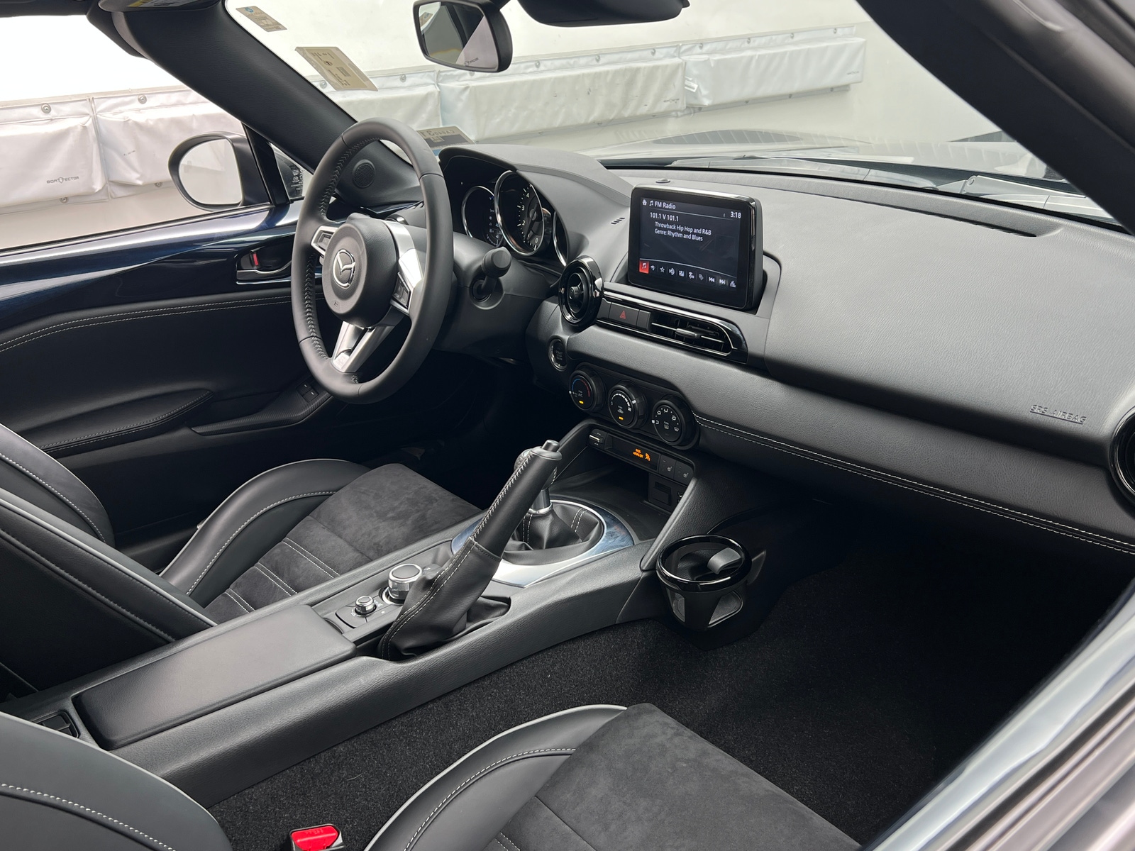 Thumbnail: 2023 Mazda MX-5 Miata - 2