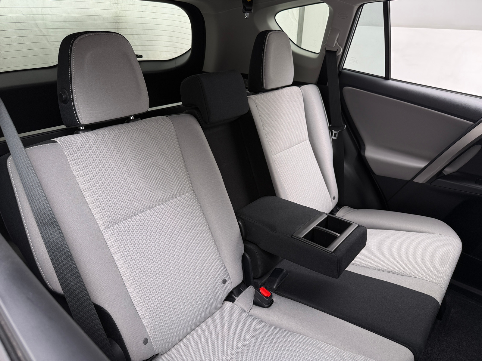 Thumbnail: 2018 Toyota RAV4 - 6