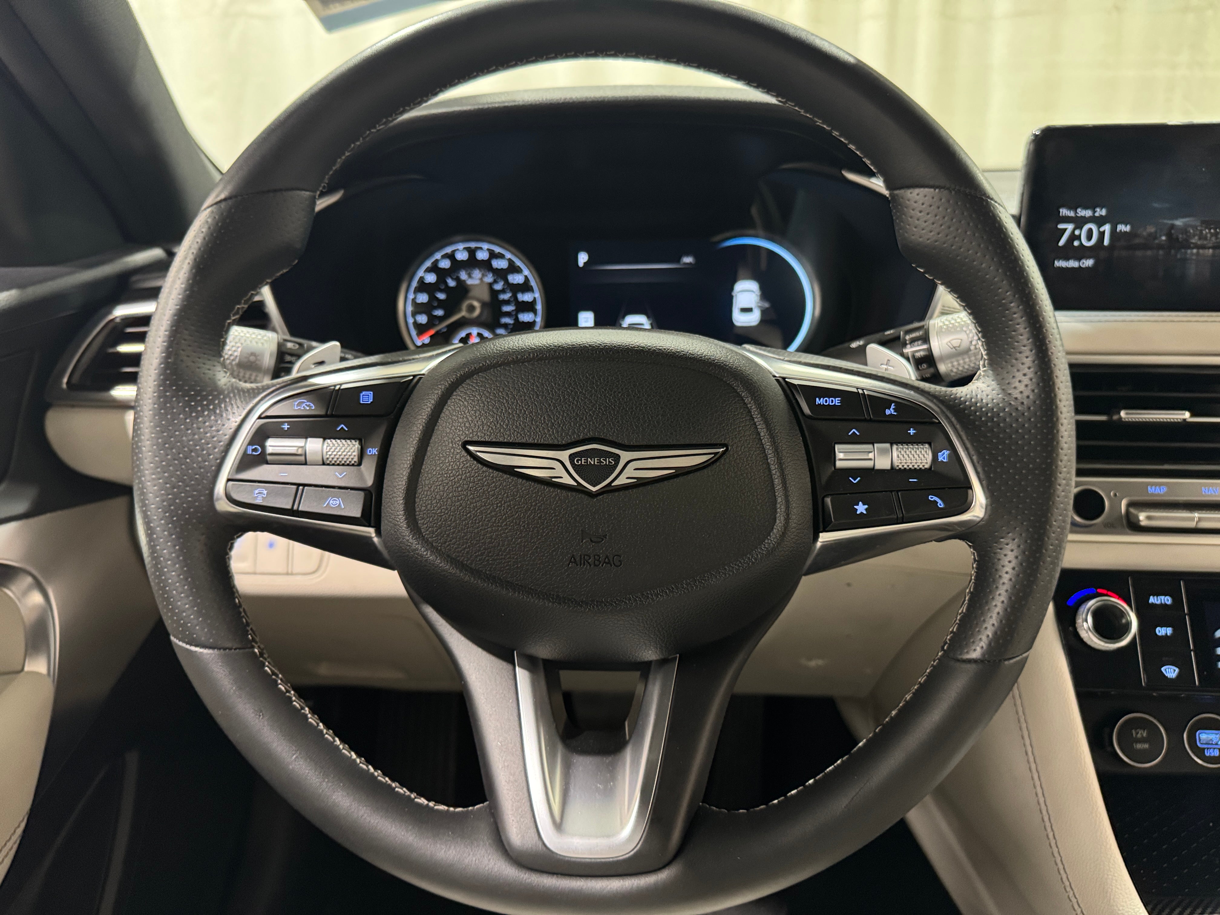 2025 GENESIS G70