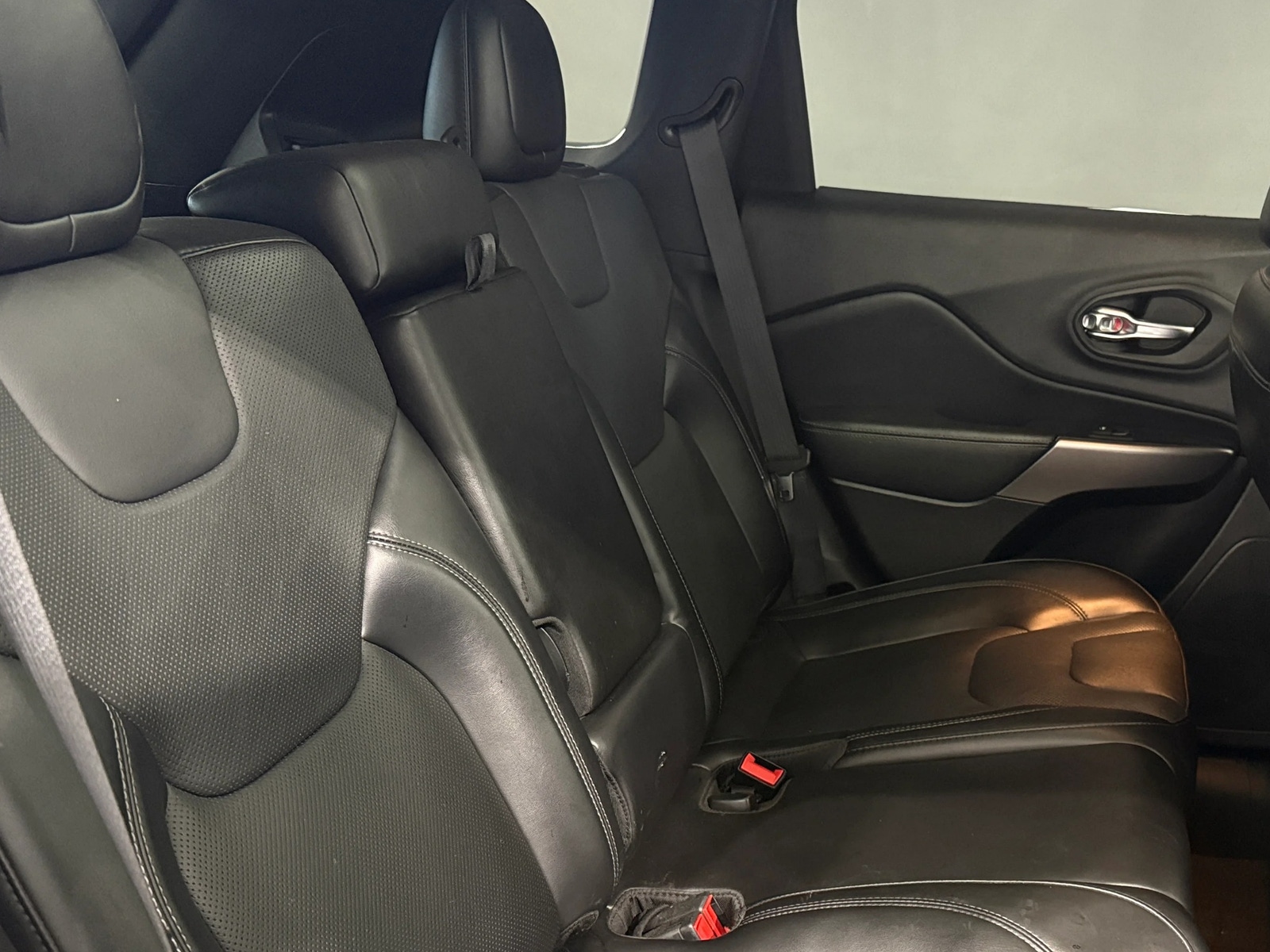 Thumbnail: 2021 Jeep Cherokee - 5