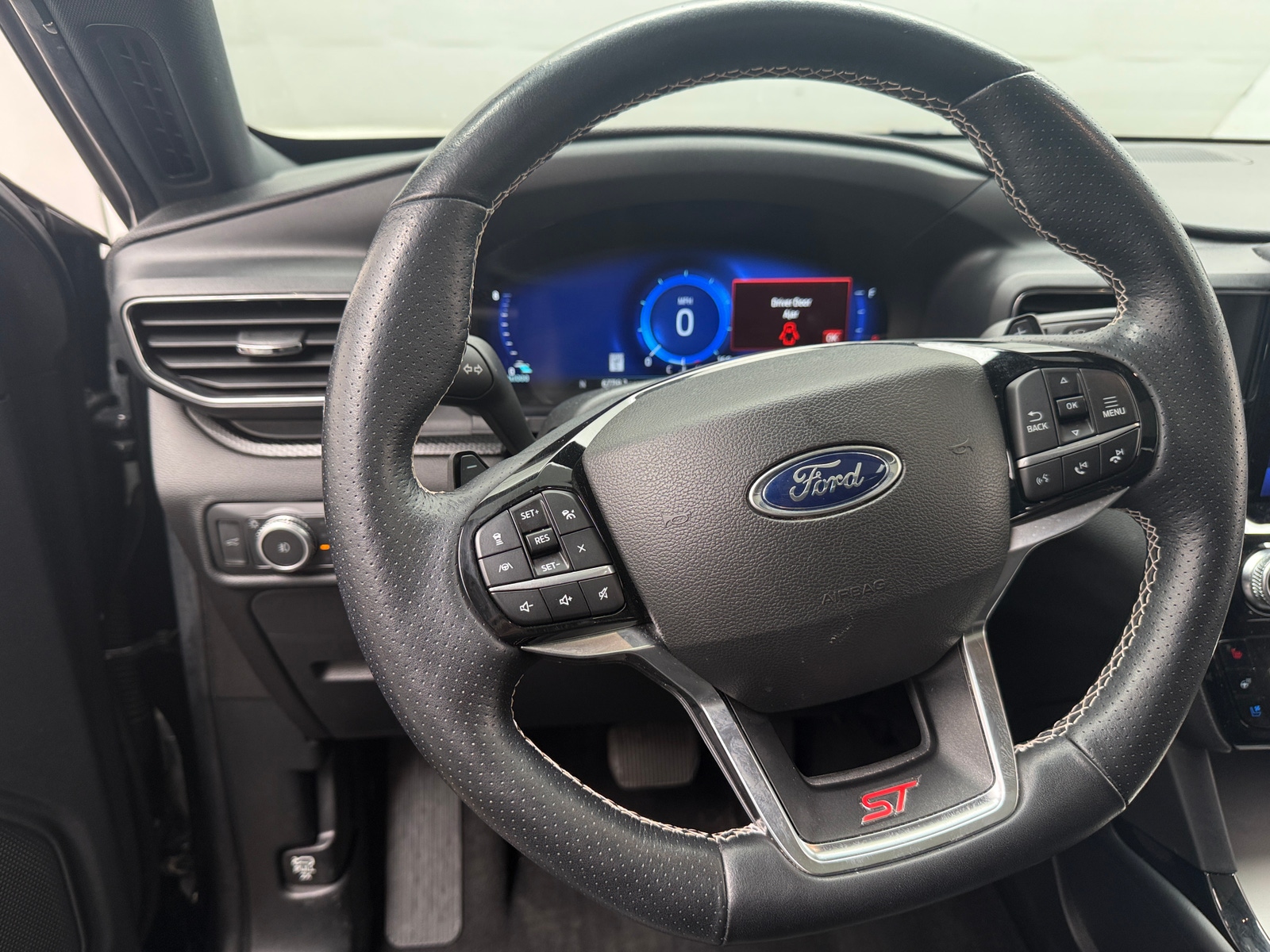 Thumbnail: 2022 Ford Explorer - 4