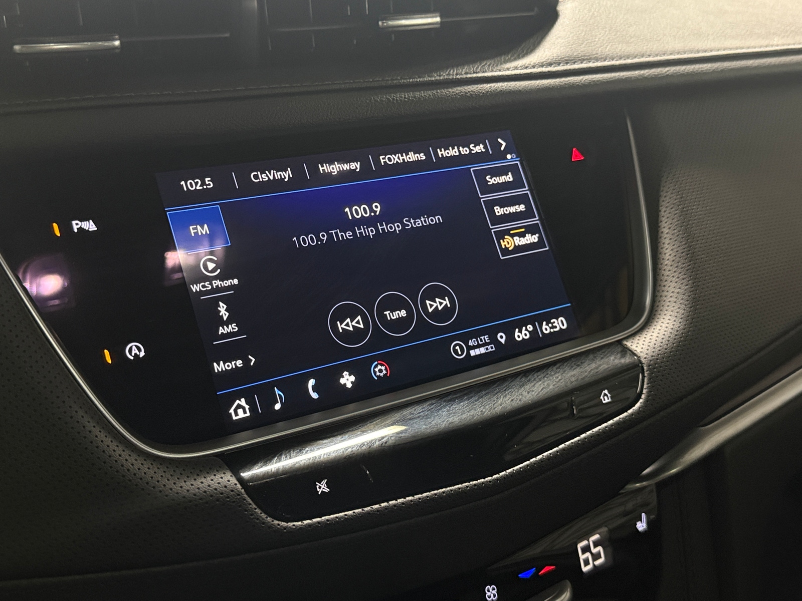 Thumbnail: 2026 Cadillac XT5 - 3