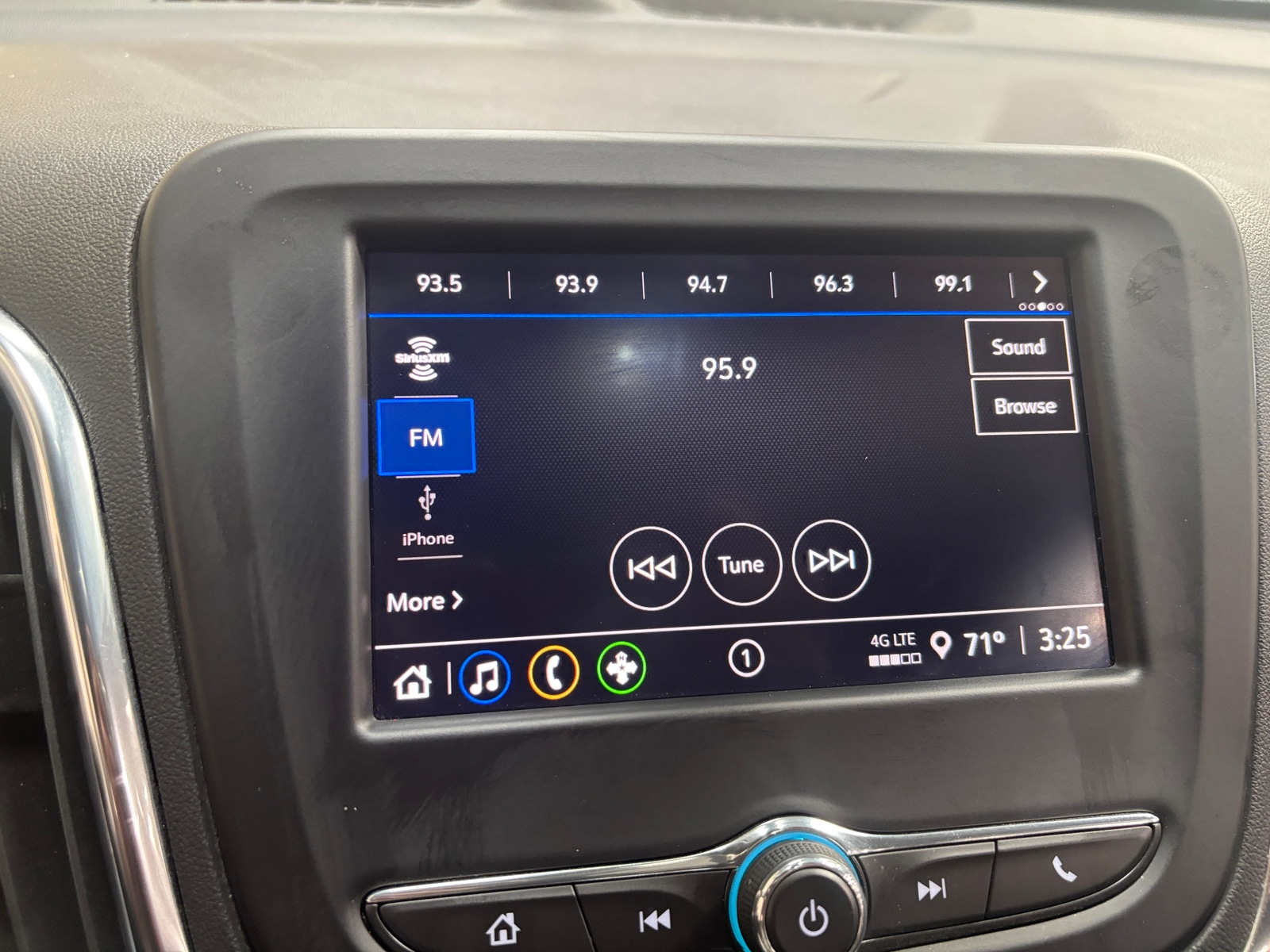 Thumbnail: 2024 Chevrolet Equinox - 4