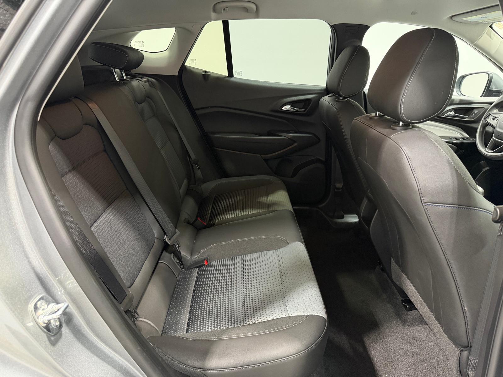 Thumbnail: 2025 Chevrolet Trax - 5